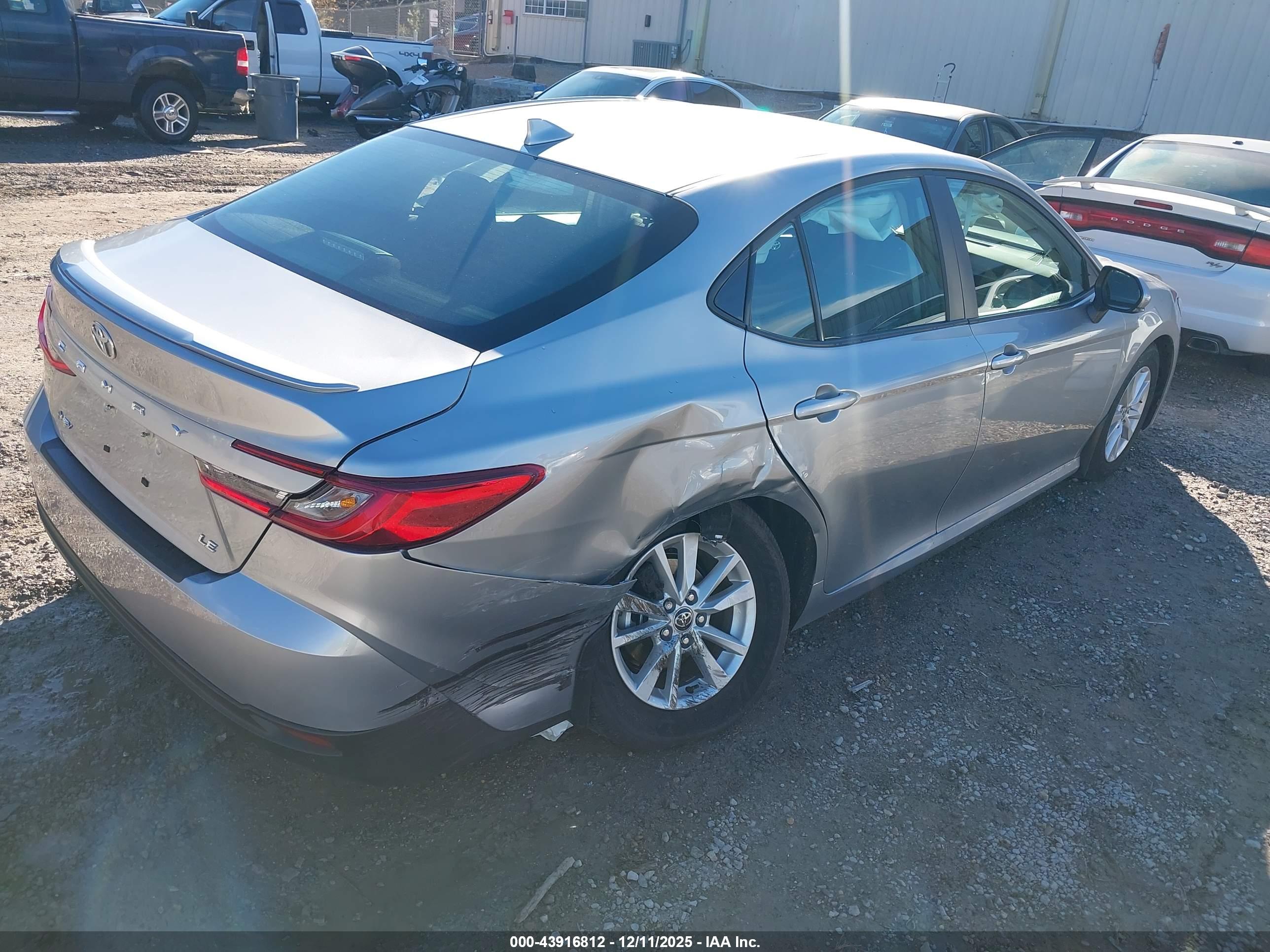 TOYOTA CAMRY image 4