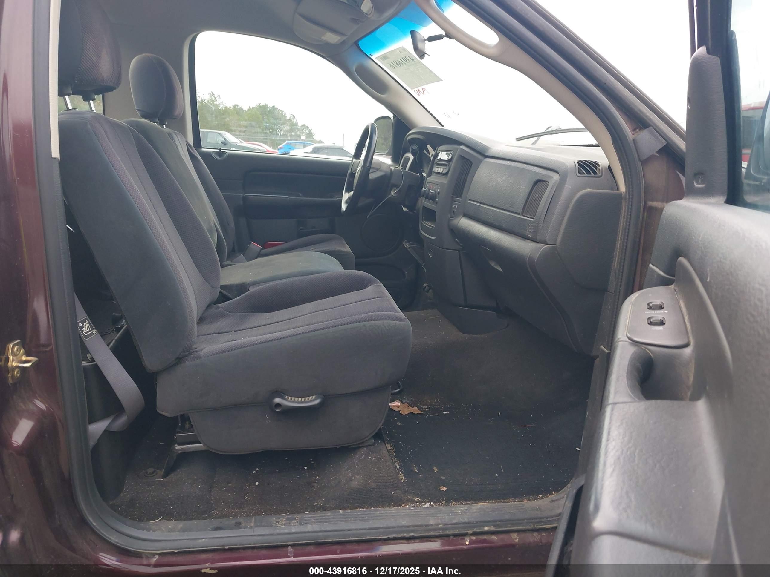 DODGE RAM image 5
