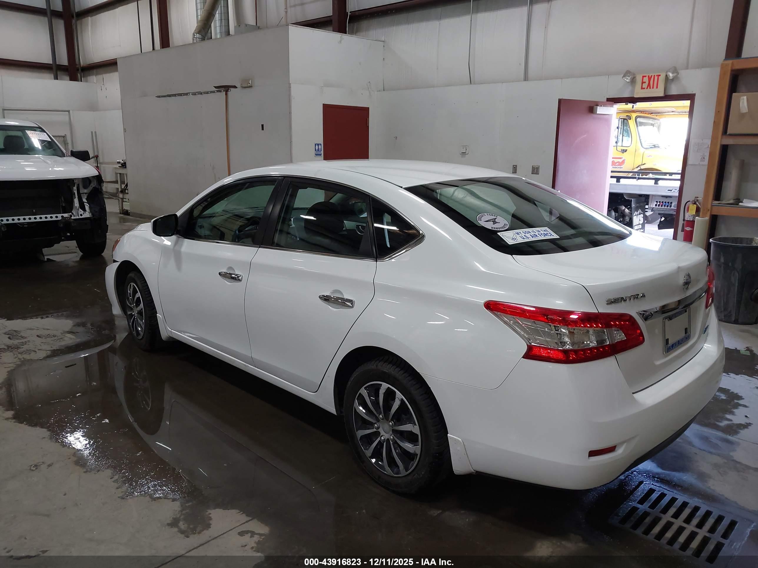NISSAN SENTRA image 3