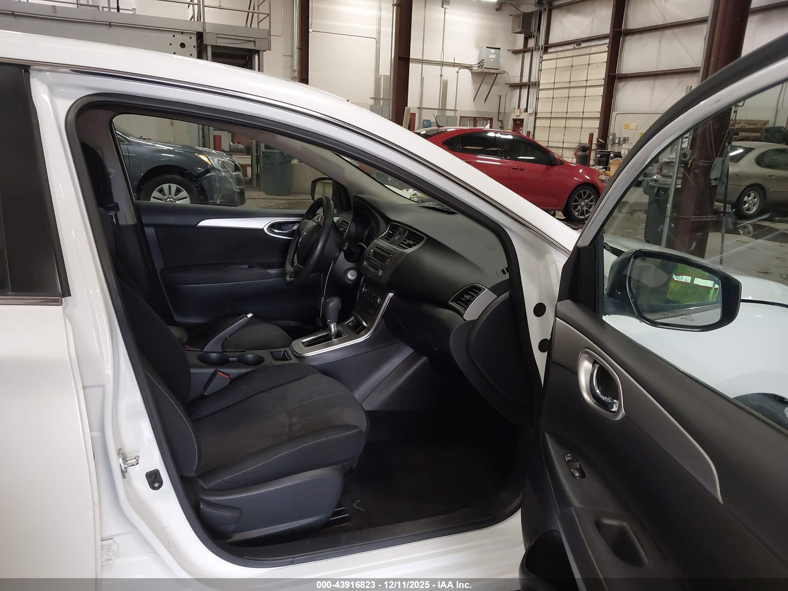 NISSAN SENTRA image 5