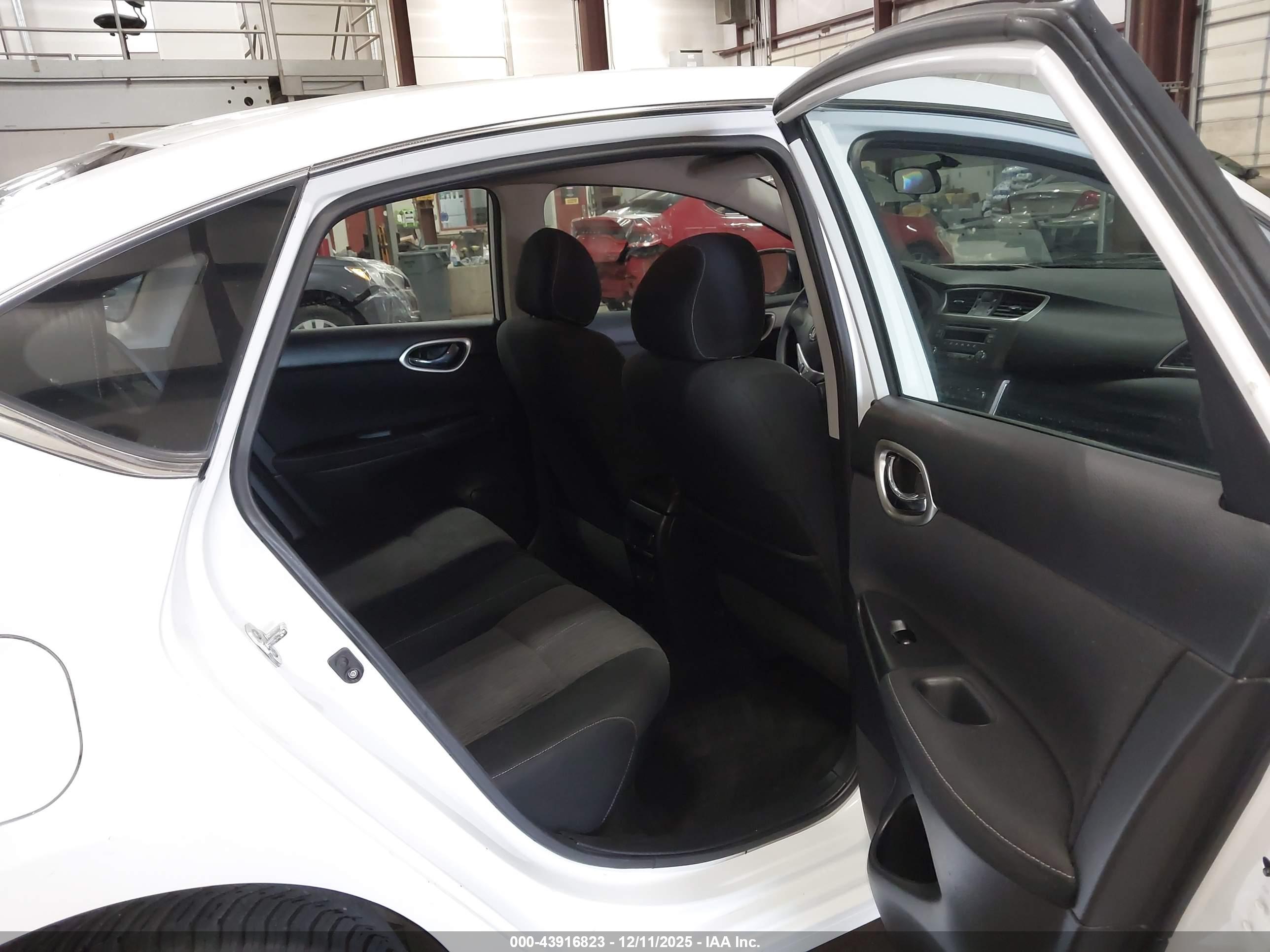 NISSAN SENTRA image 8