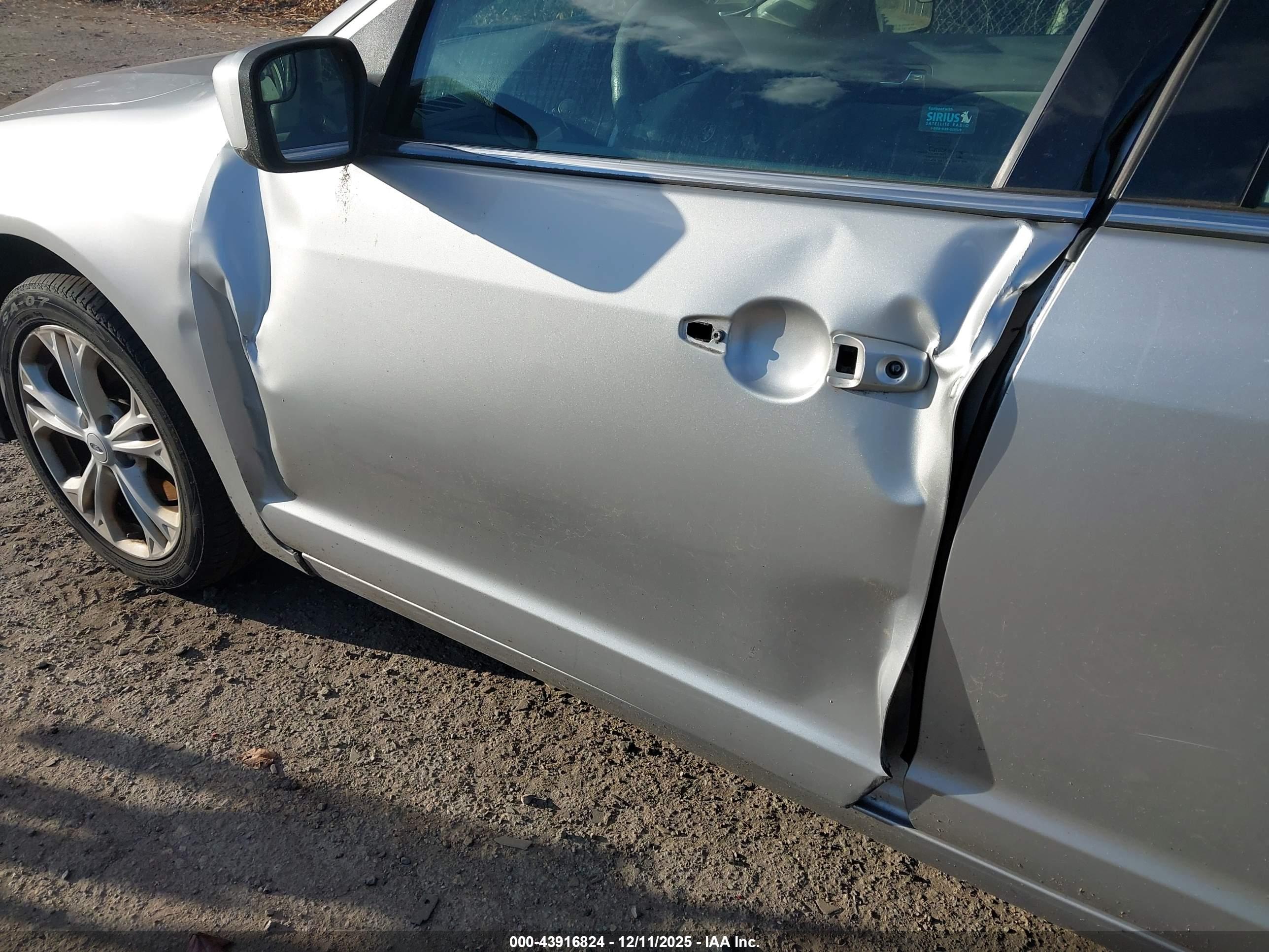 FORD FUSION image 6