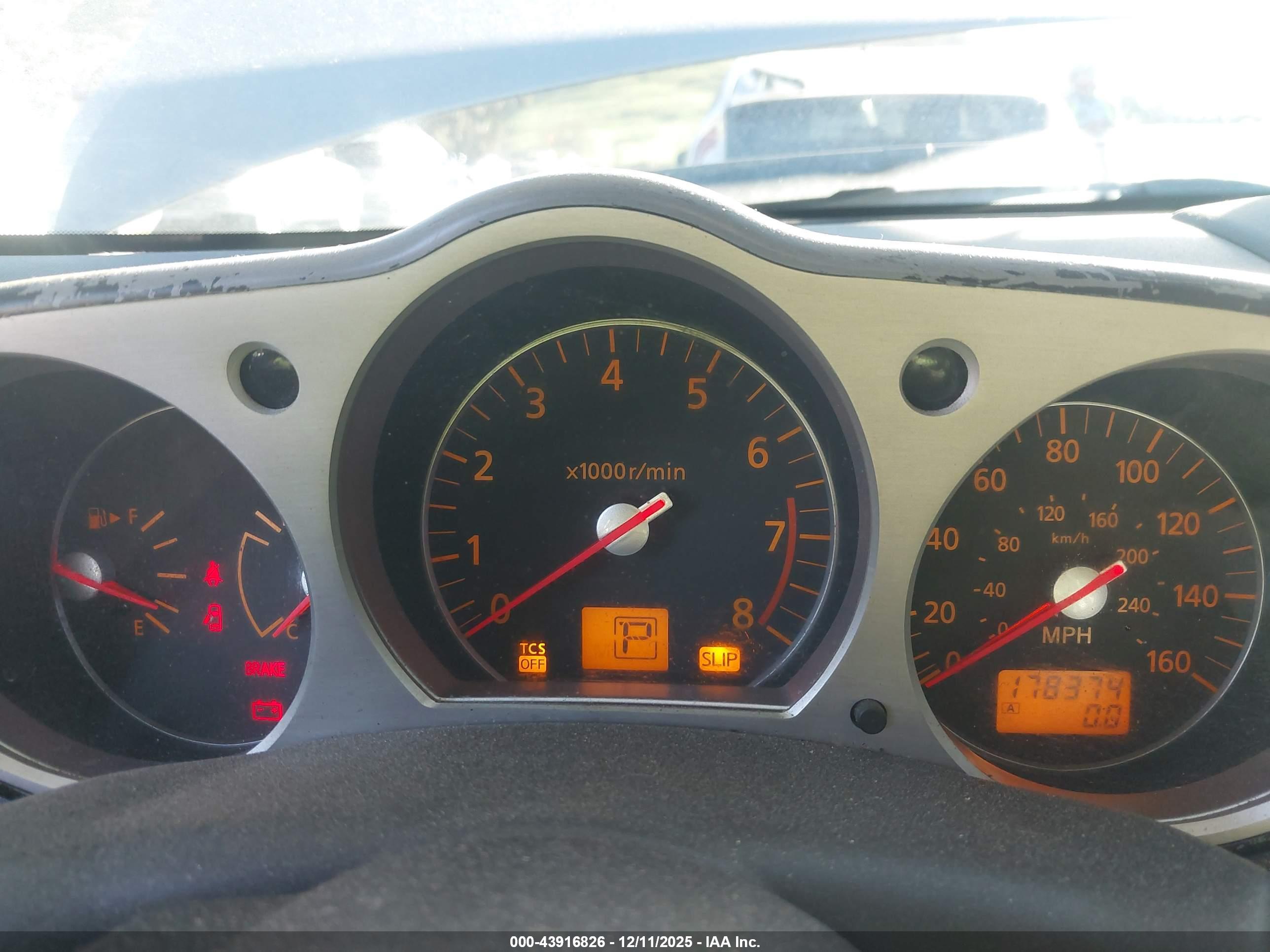 NISSAN 350Z image 7