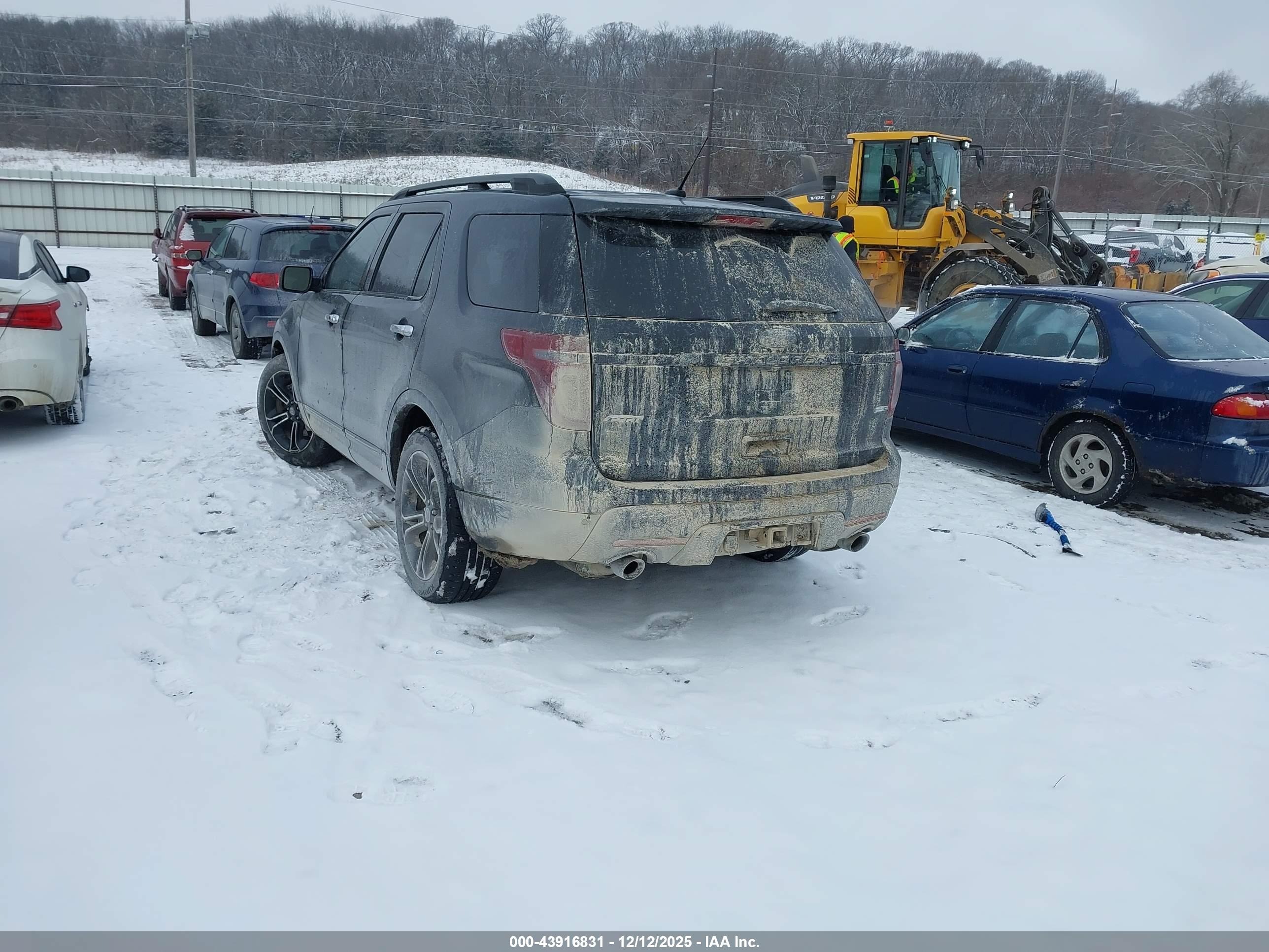 FORD EXPLORER image 3