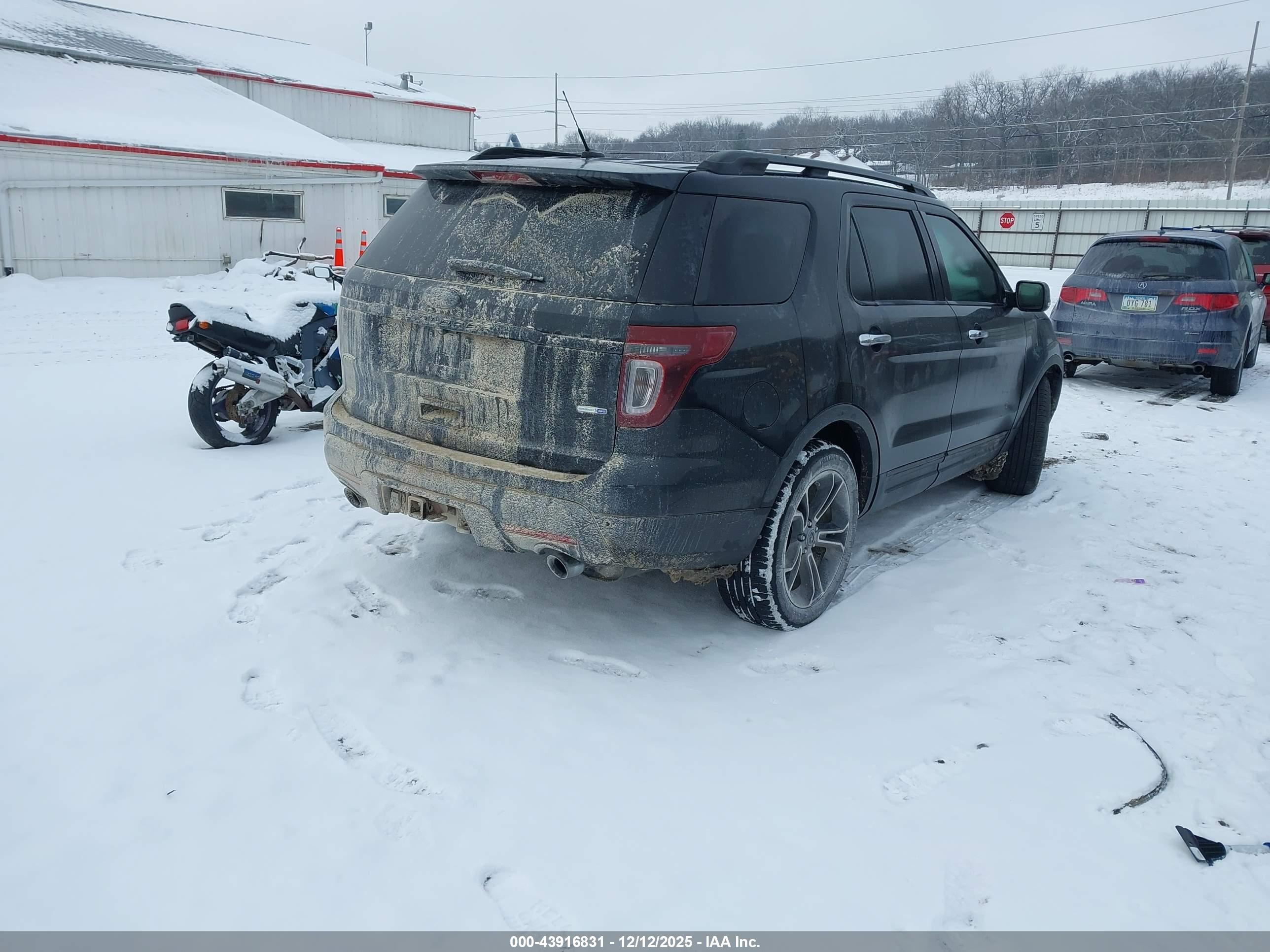 FORD EXPLORER image 4