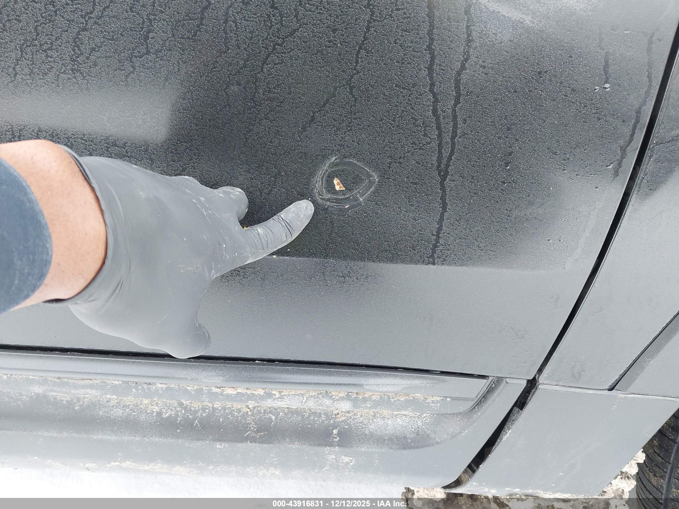 FORD EXPLORER image 6