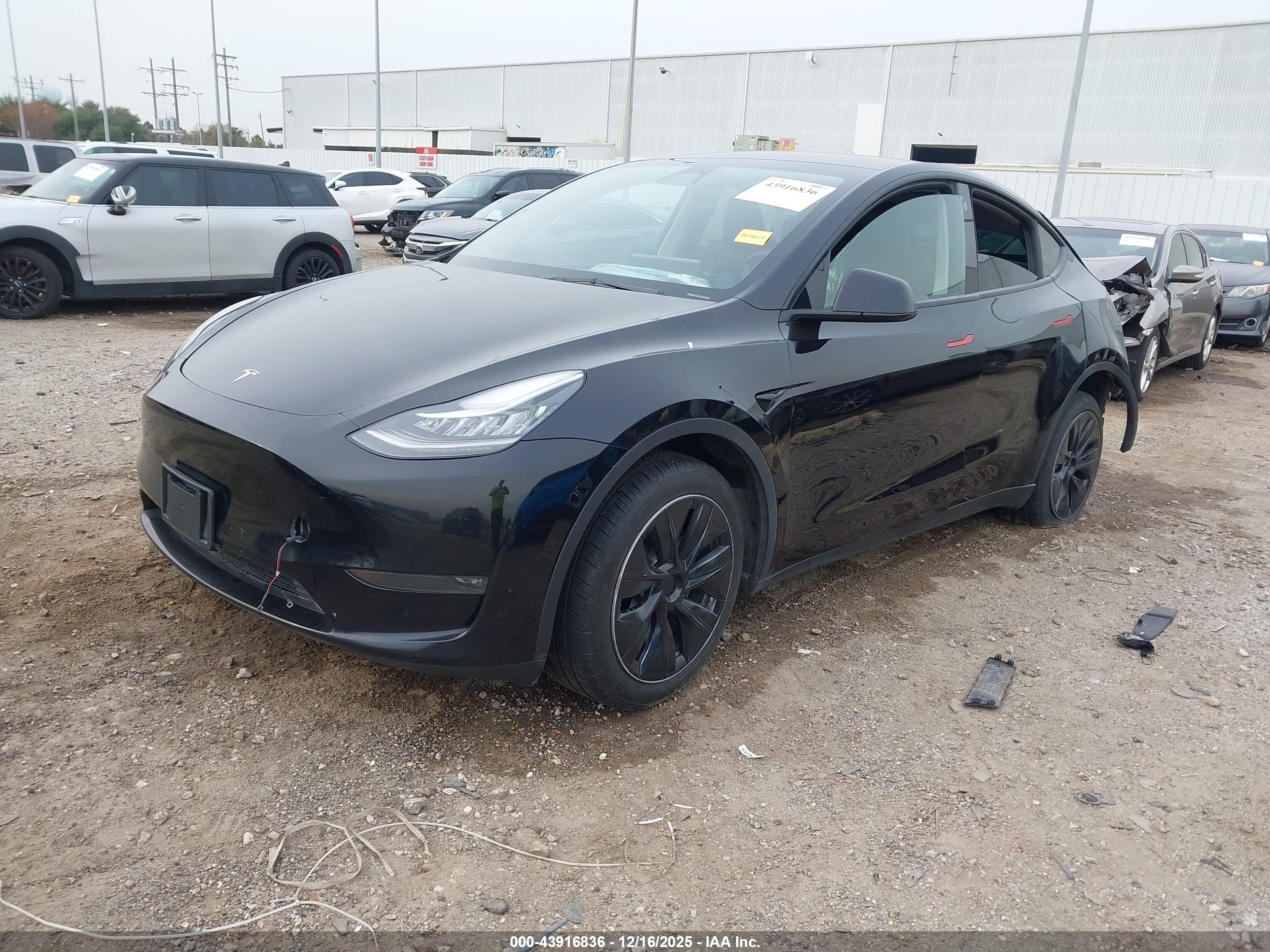 TESLA MODEL image 2