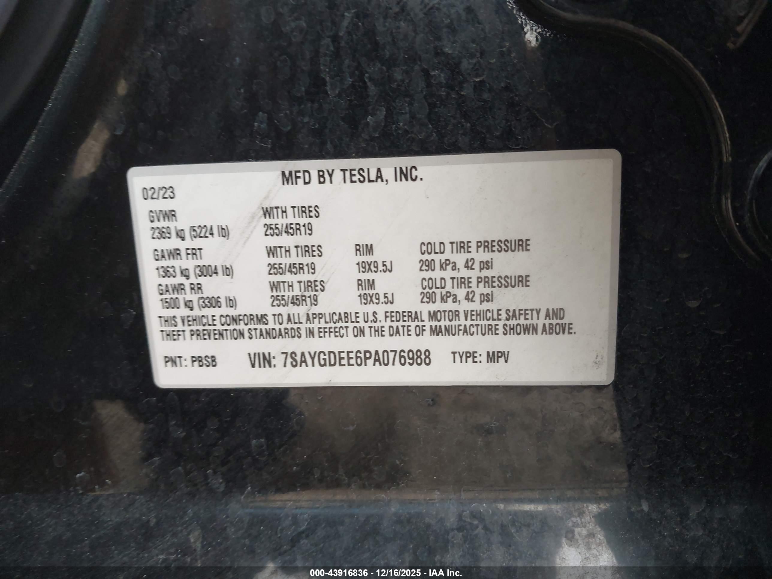TESLA MODEL image 9