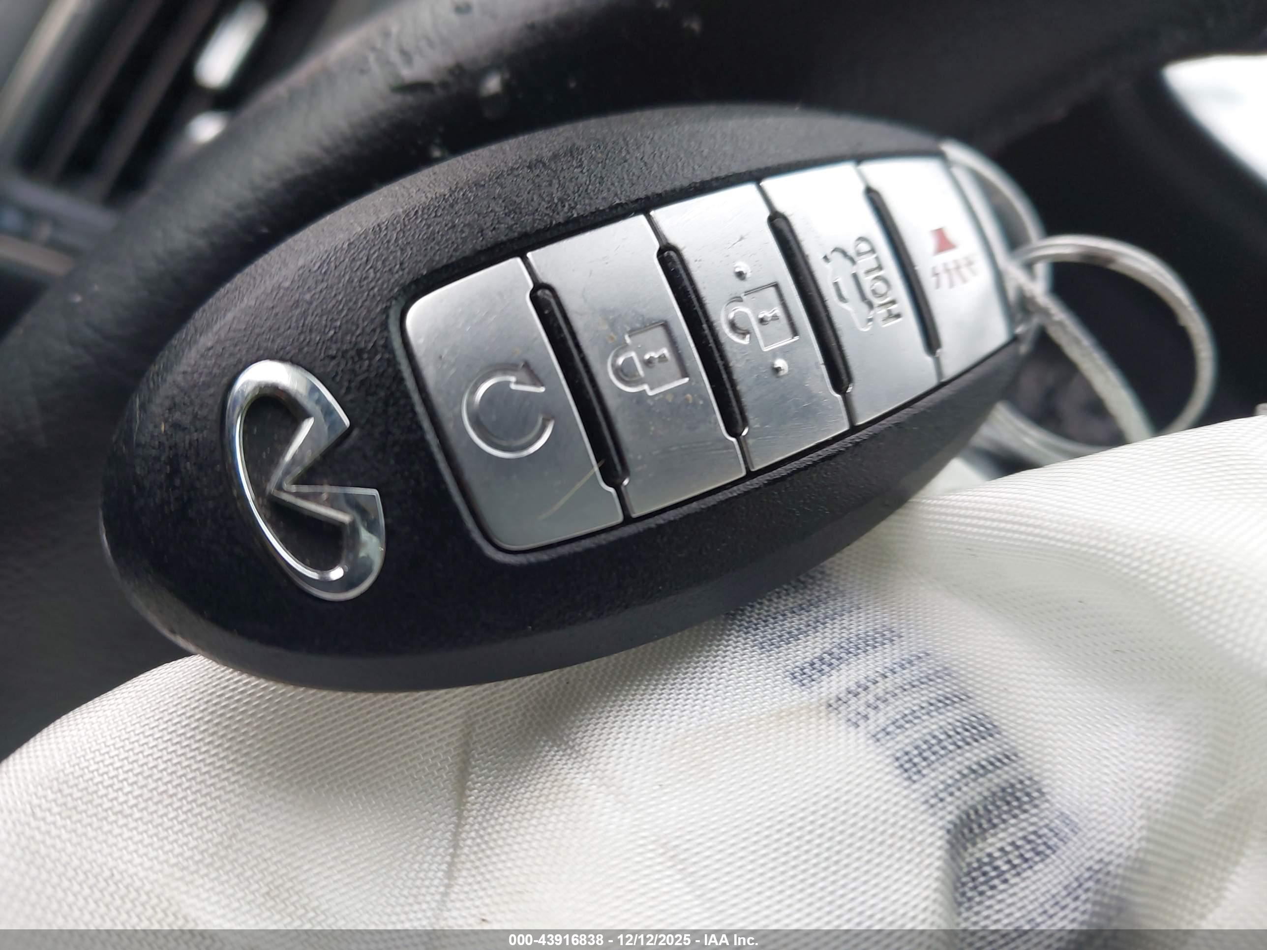 INFINITI Q50 image 11