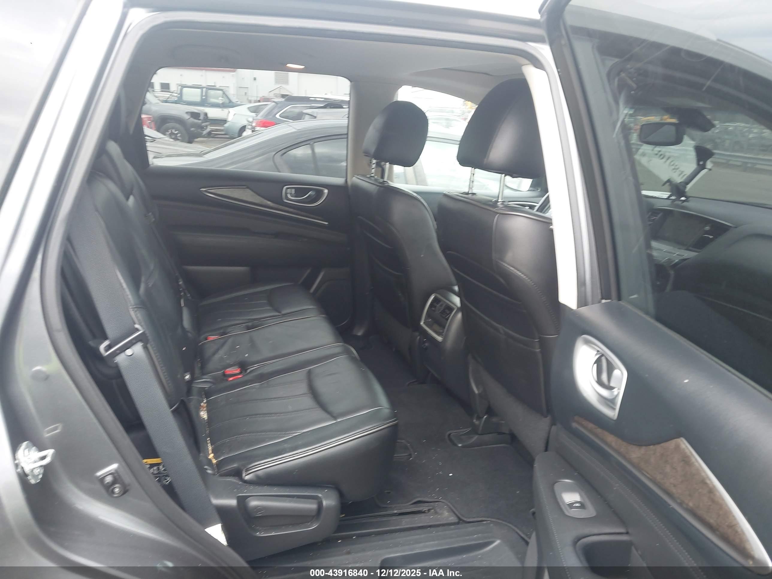 INFINITI QX60 image 8