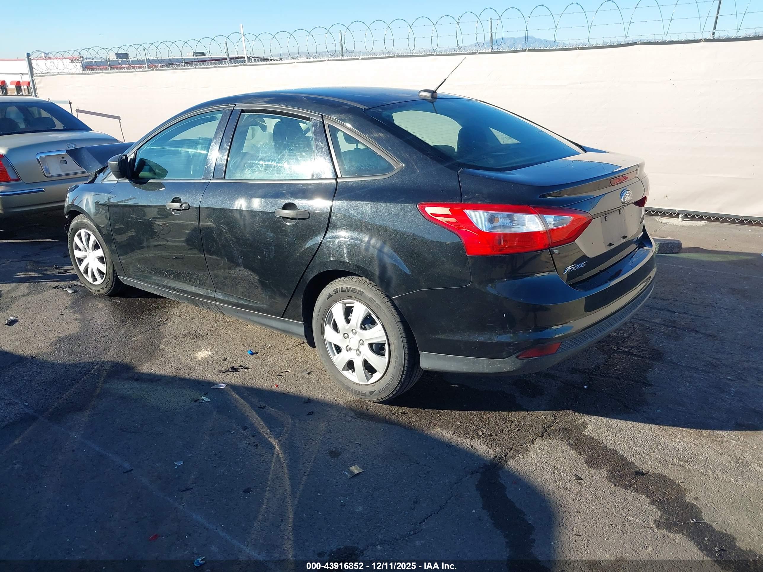 FORD FOCUS image 3