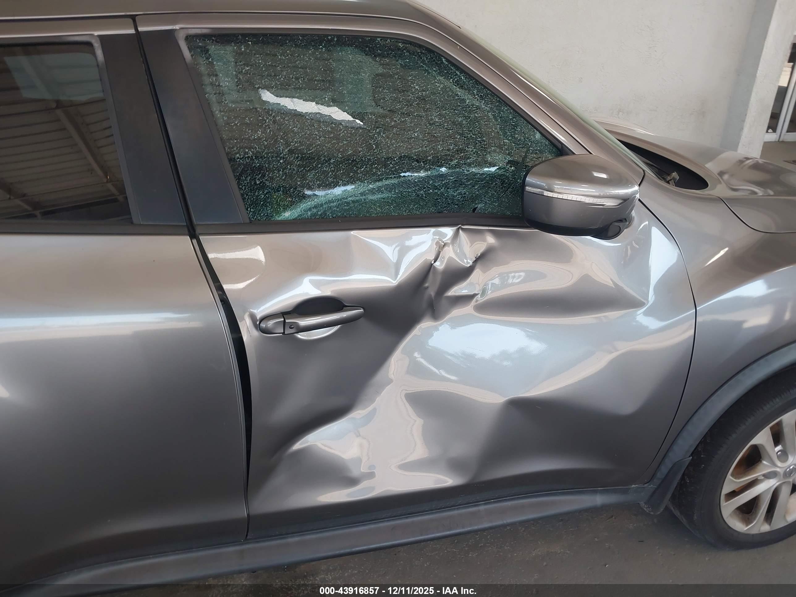 NISSAN JUKE image 6