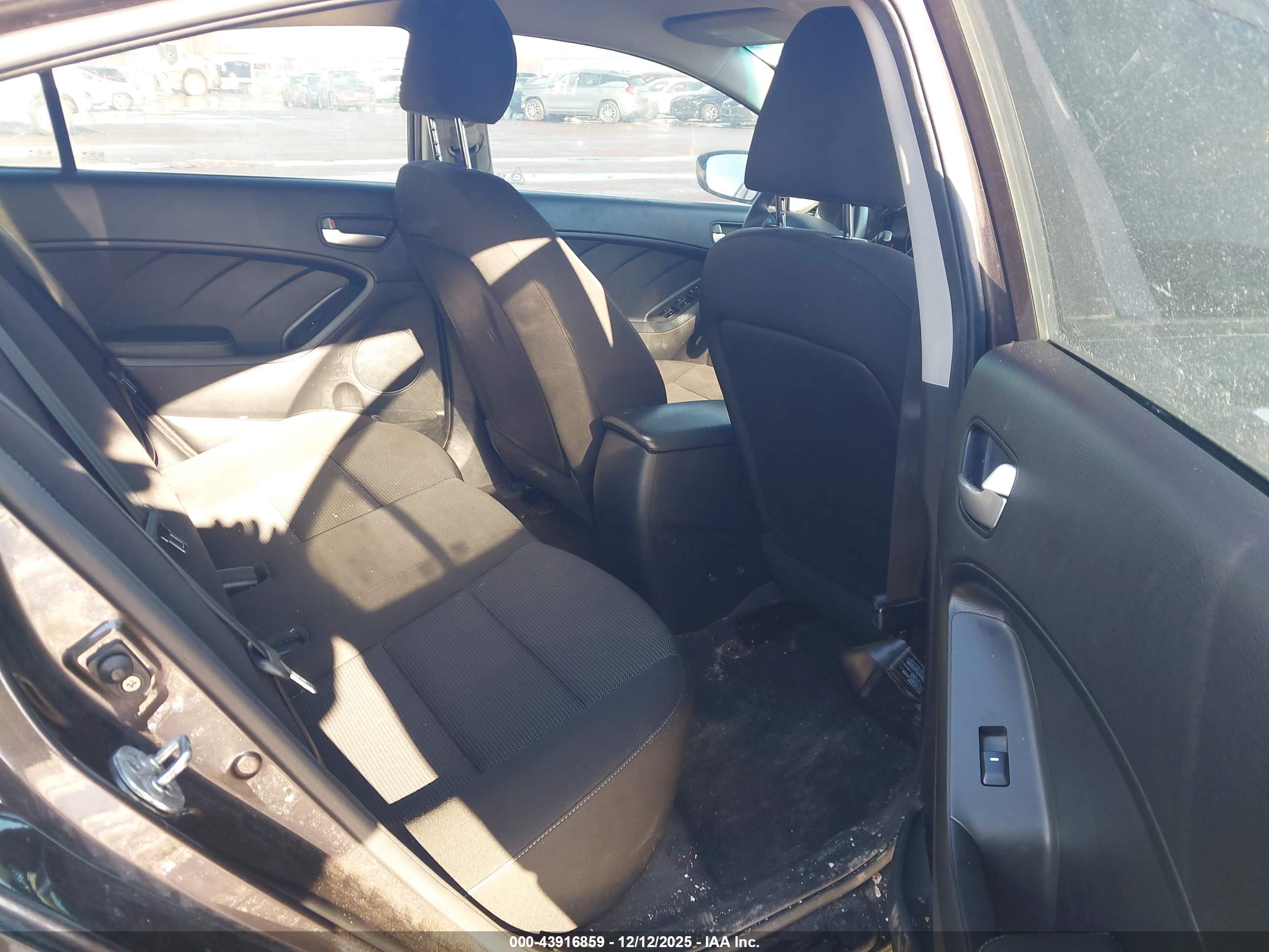 KIA FORTE image 8