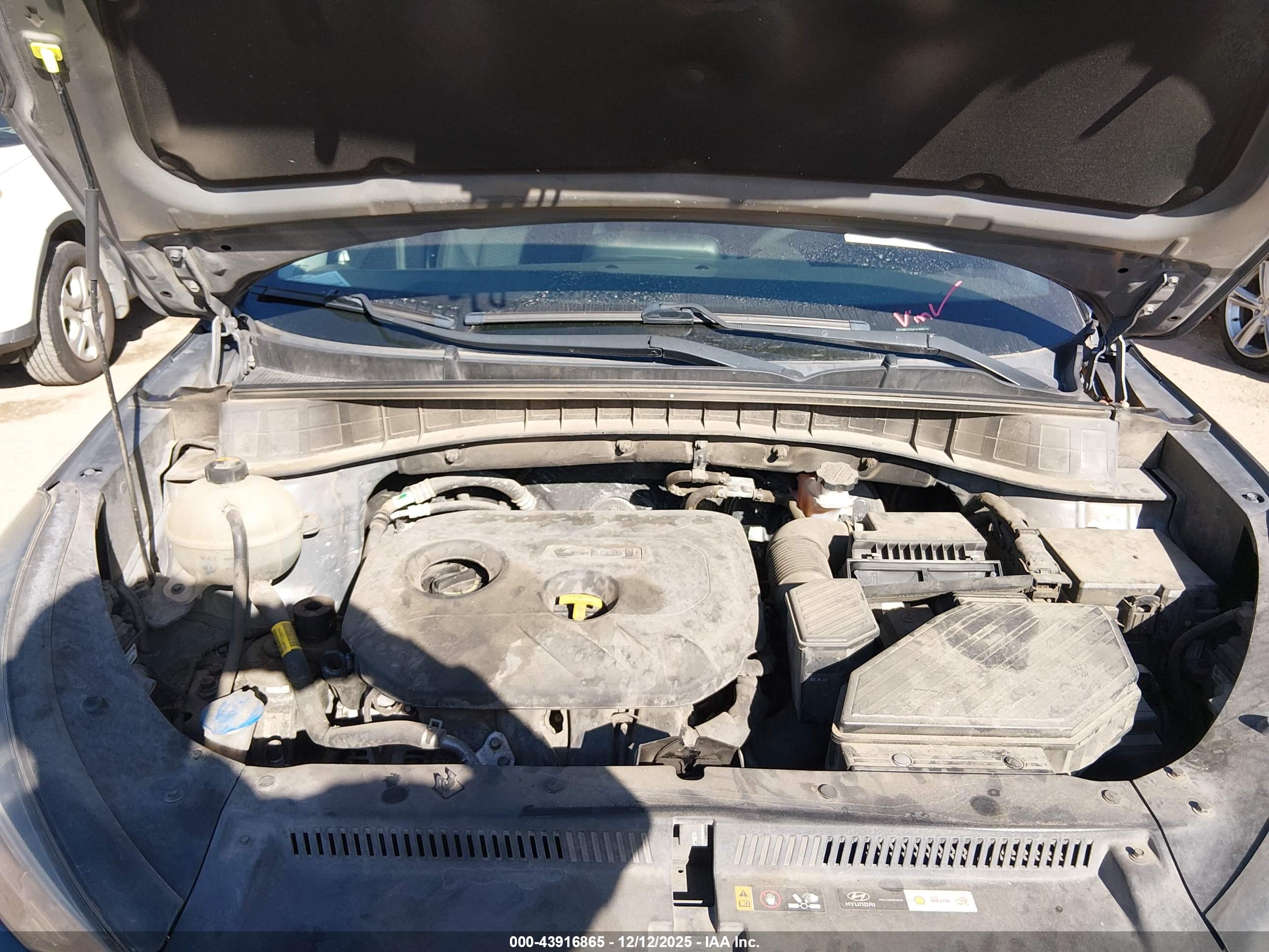 HYUNDAI TUCSON image 10