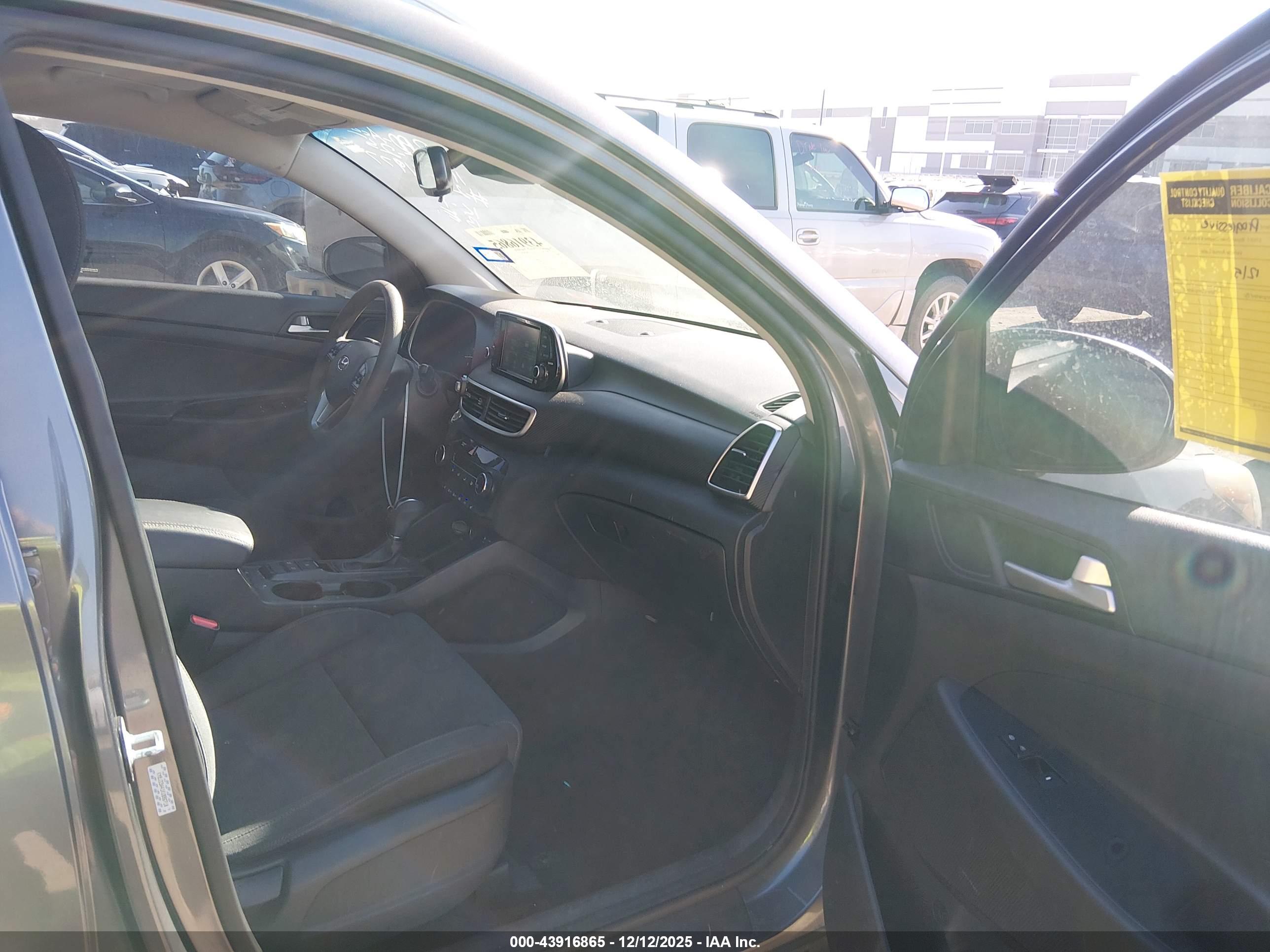 HYUNDAI TUCSON image 5