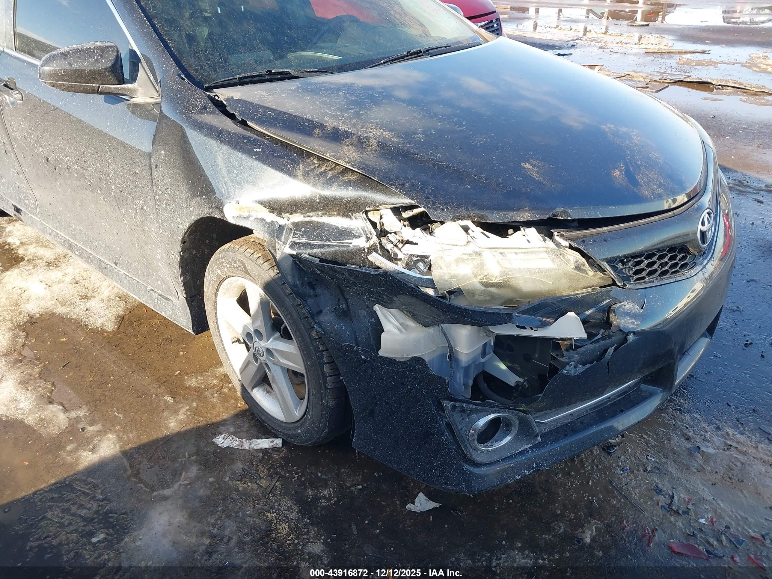 TOYOTA CAMRY image 6
