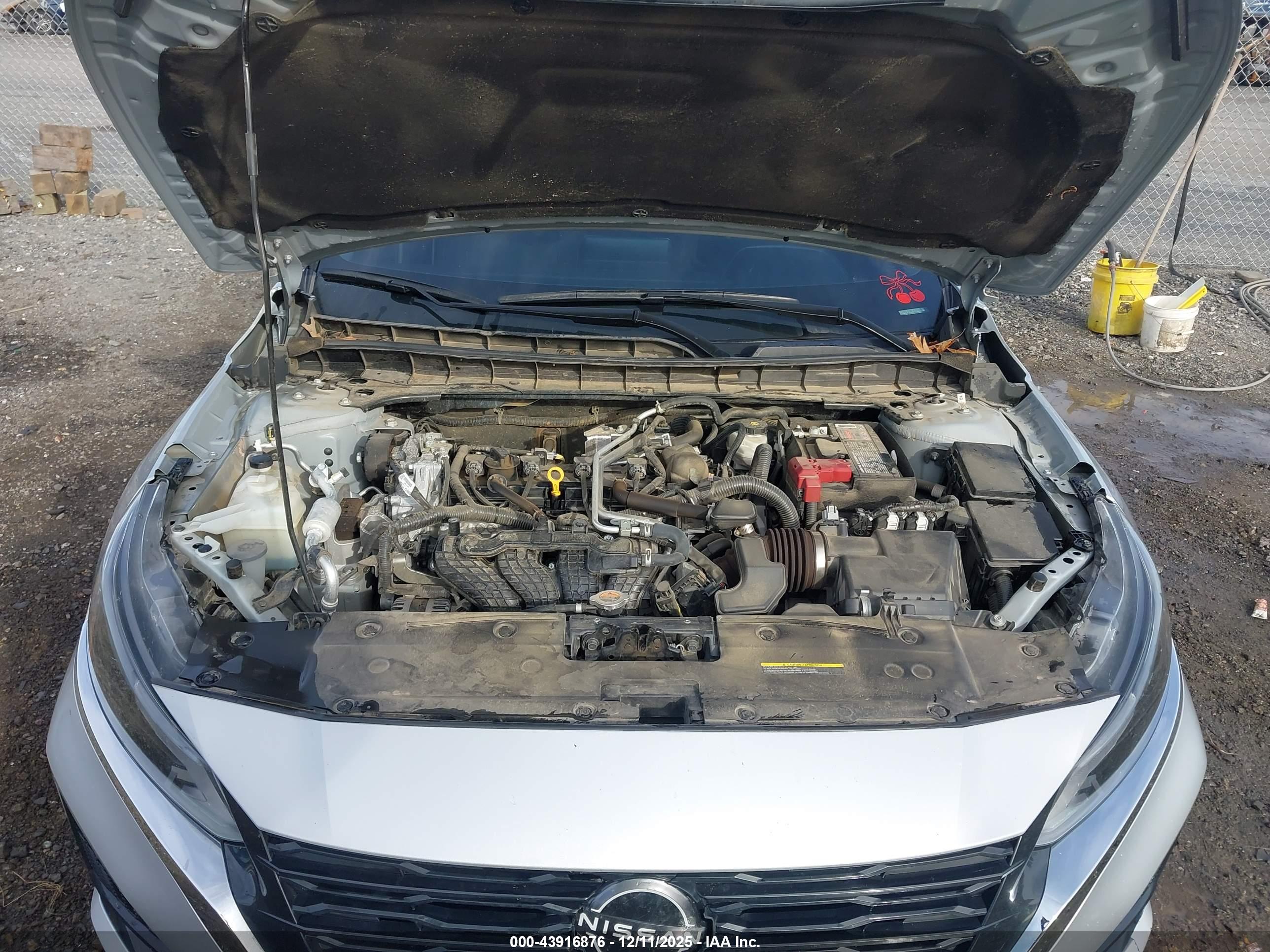 NISSAN ALTIMA image 10
