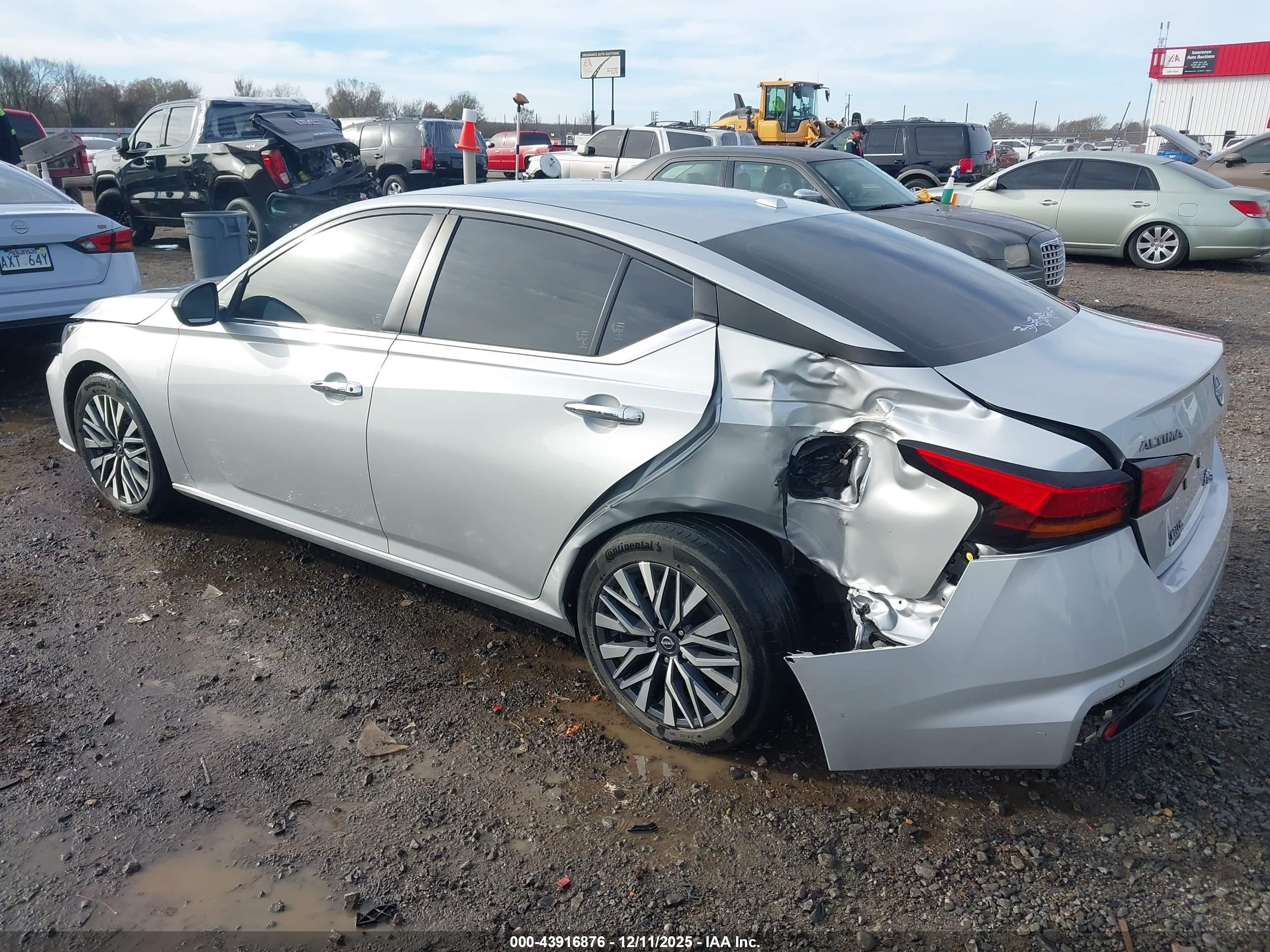 NISSAN ALTIMA image 3