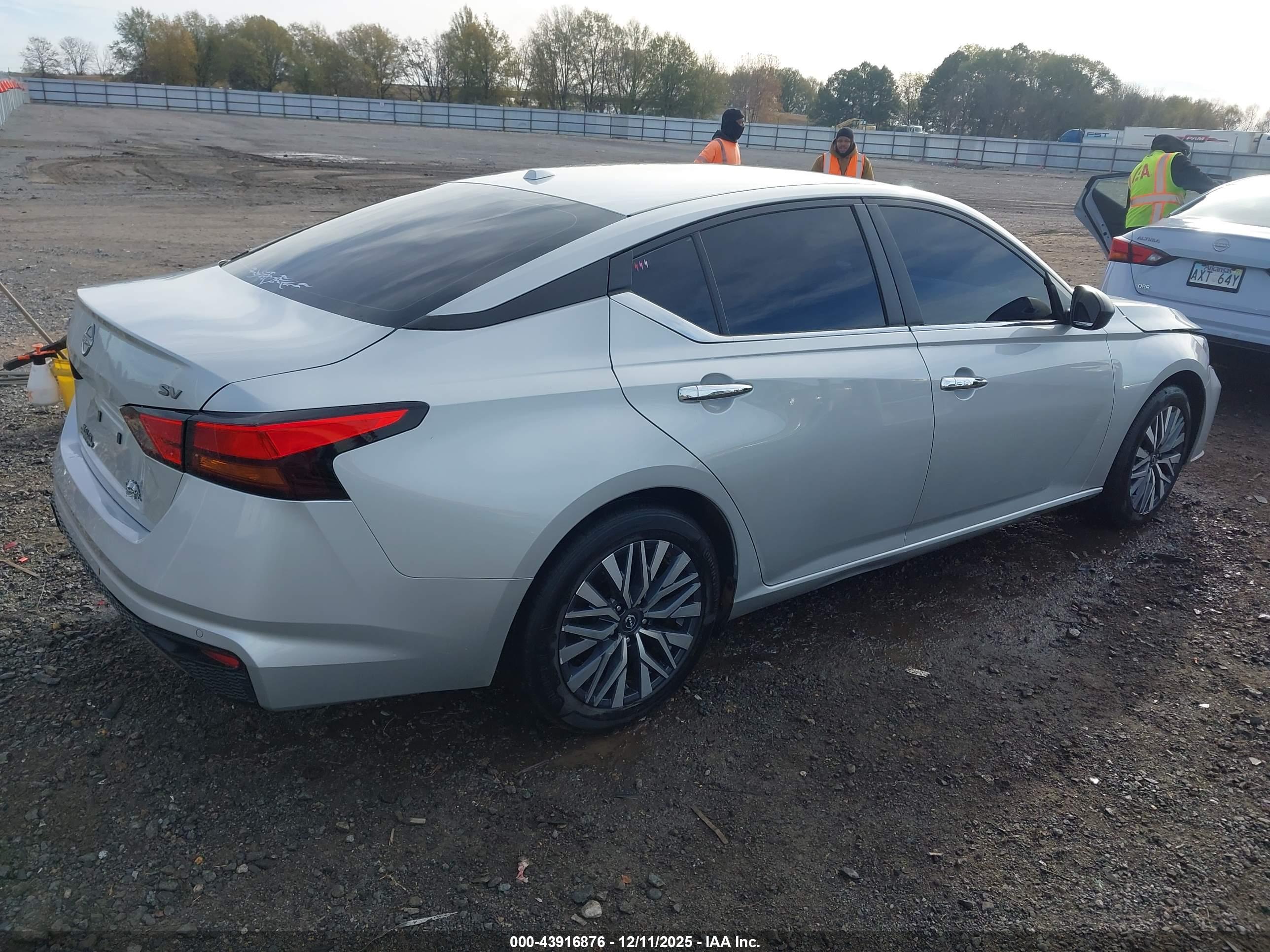 NISSAN ALTIMA image 4
