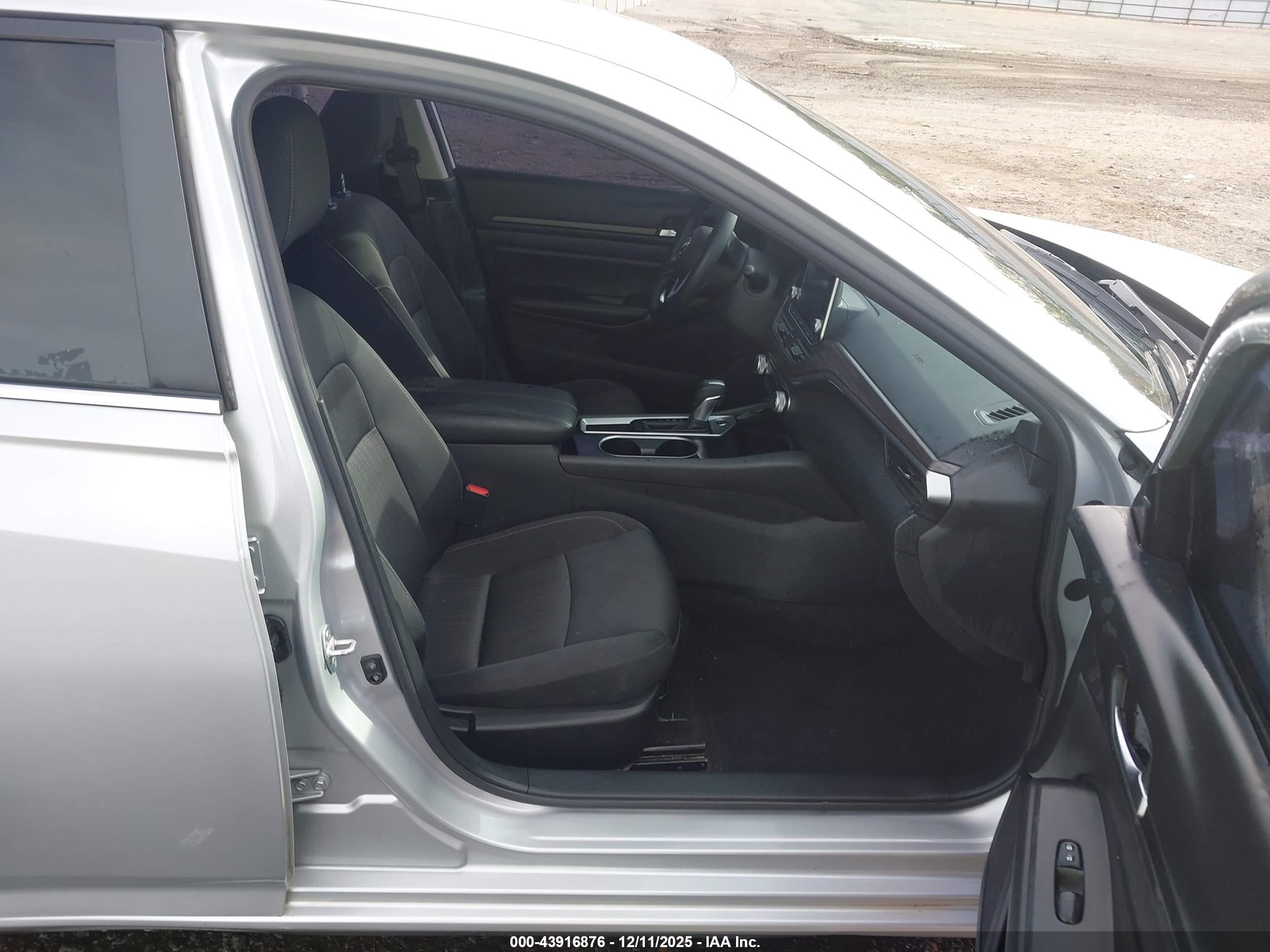NISSAN ALTIMA image 5