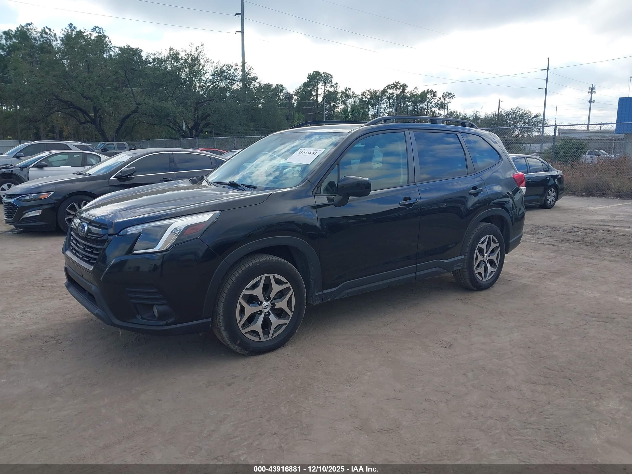 SUBARU FORESTER image 2