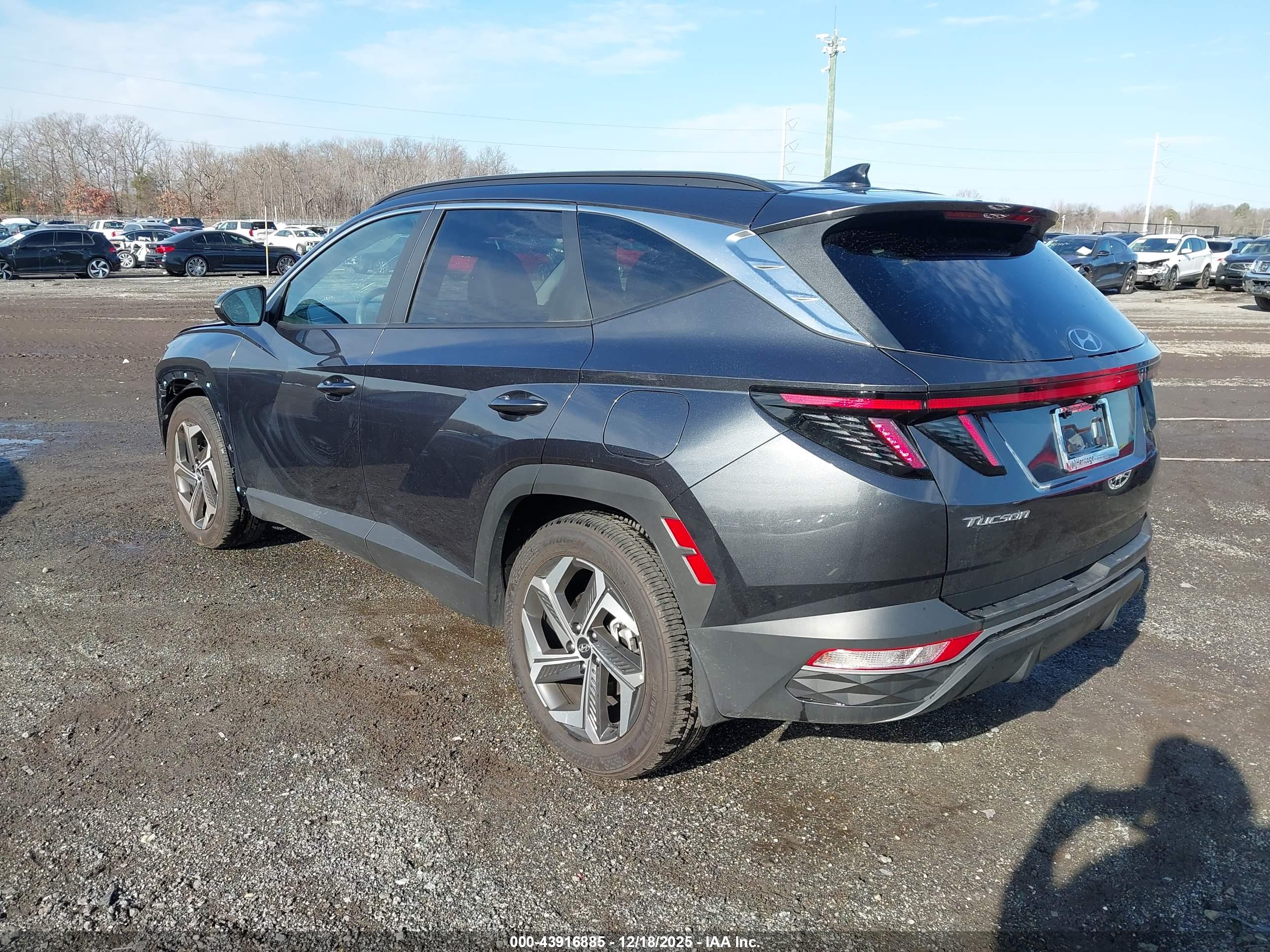 HYUNDAI TUCSON image 3