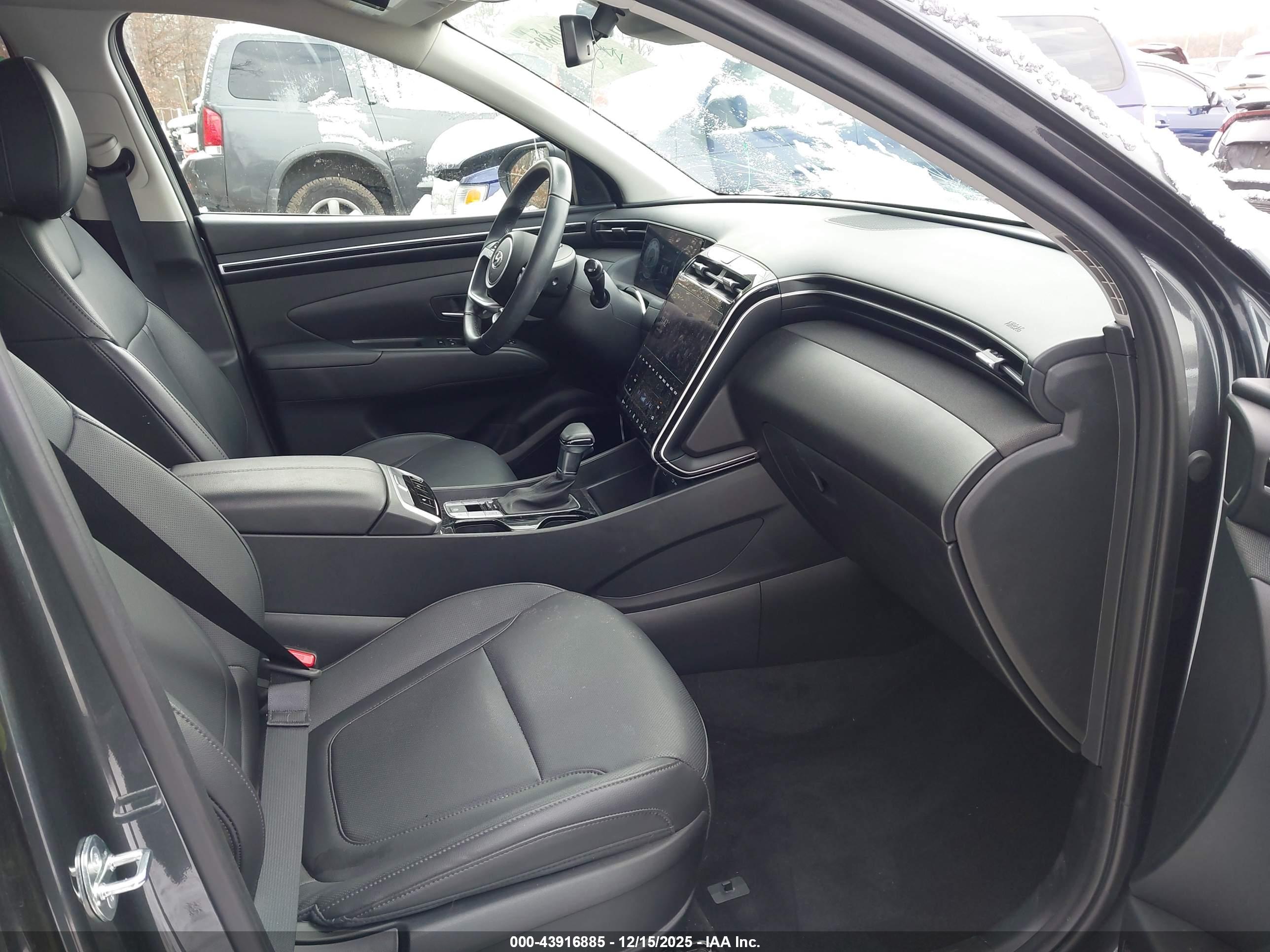 HYUNDAI TUCSON image 5