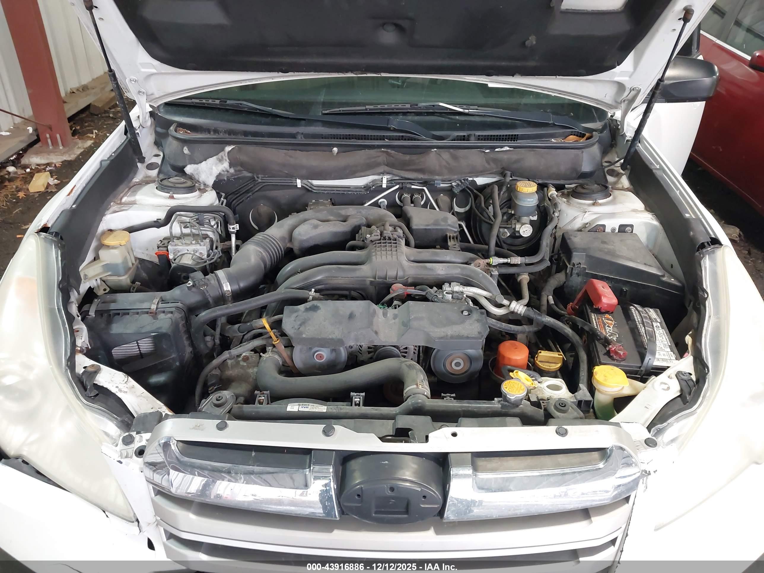 SUBARU OUTBACK image 10