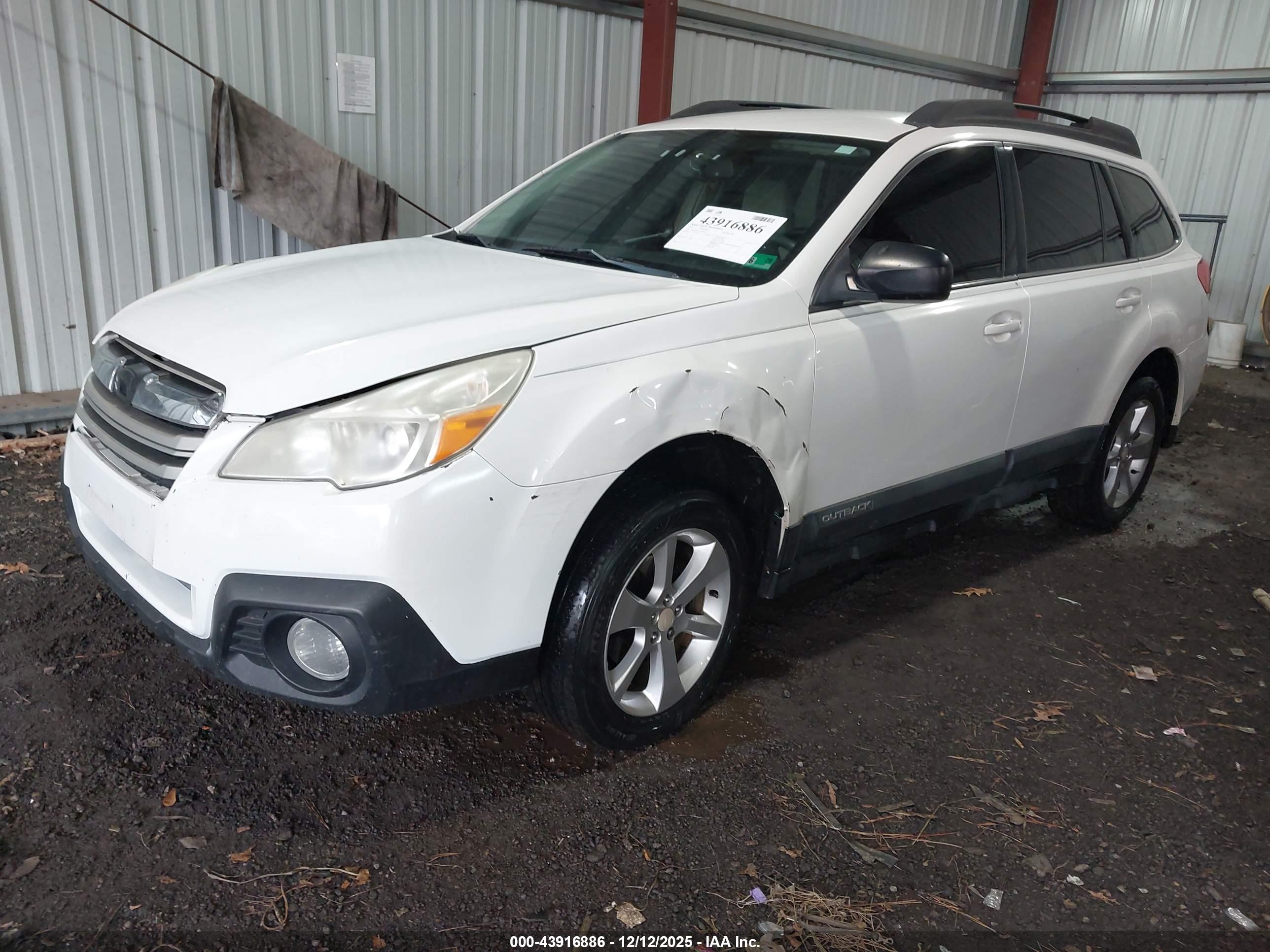 SUBARU OUTBACK image 2