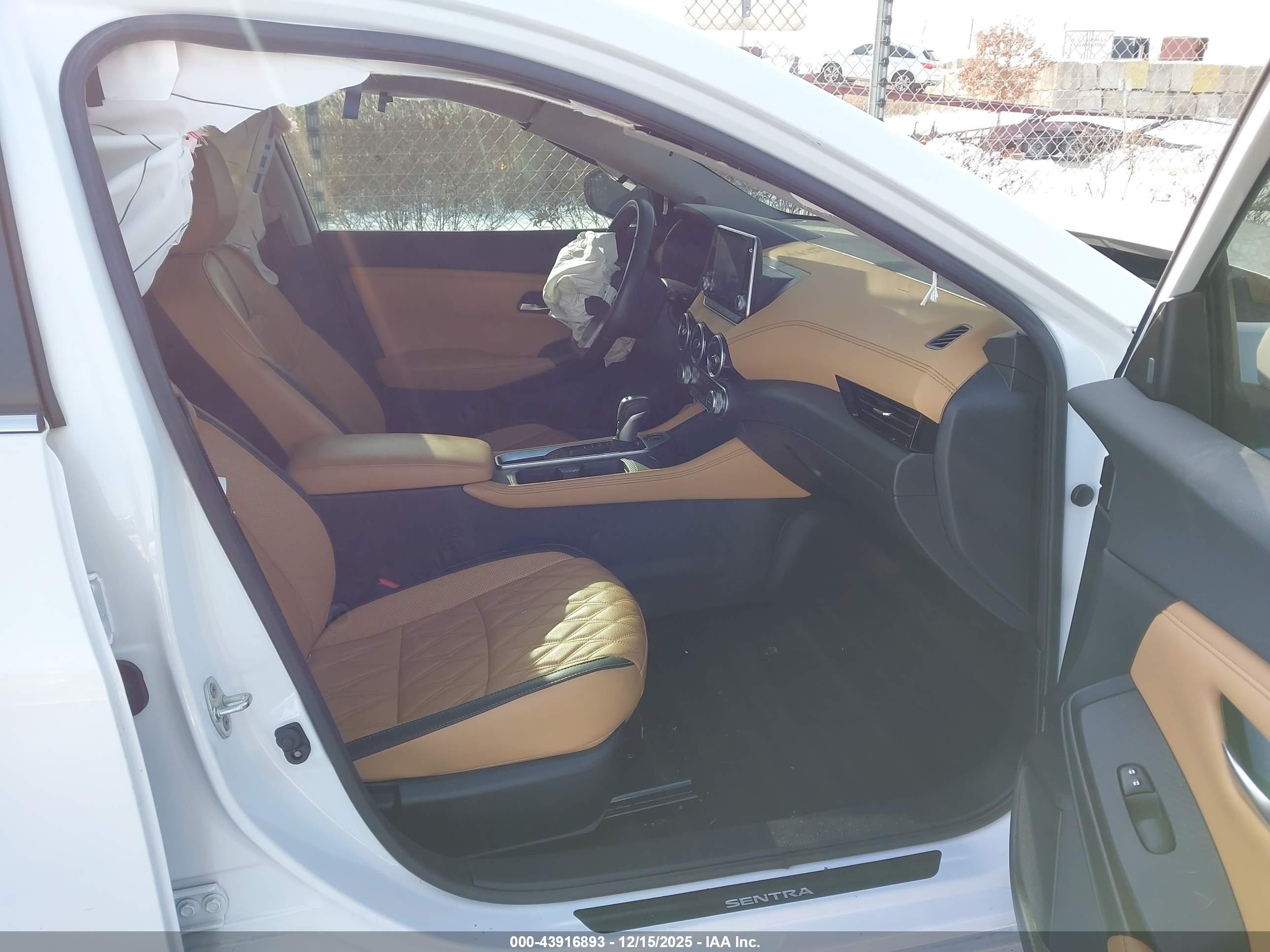 NISSAN SENTRA image 5