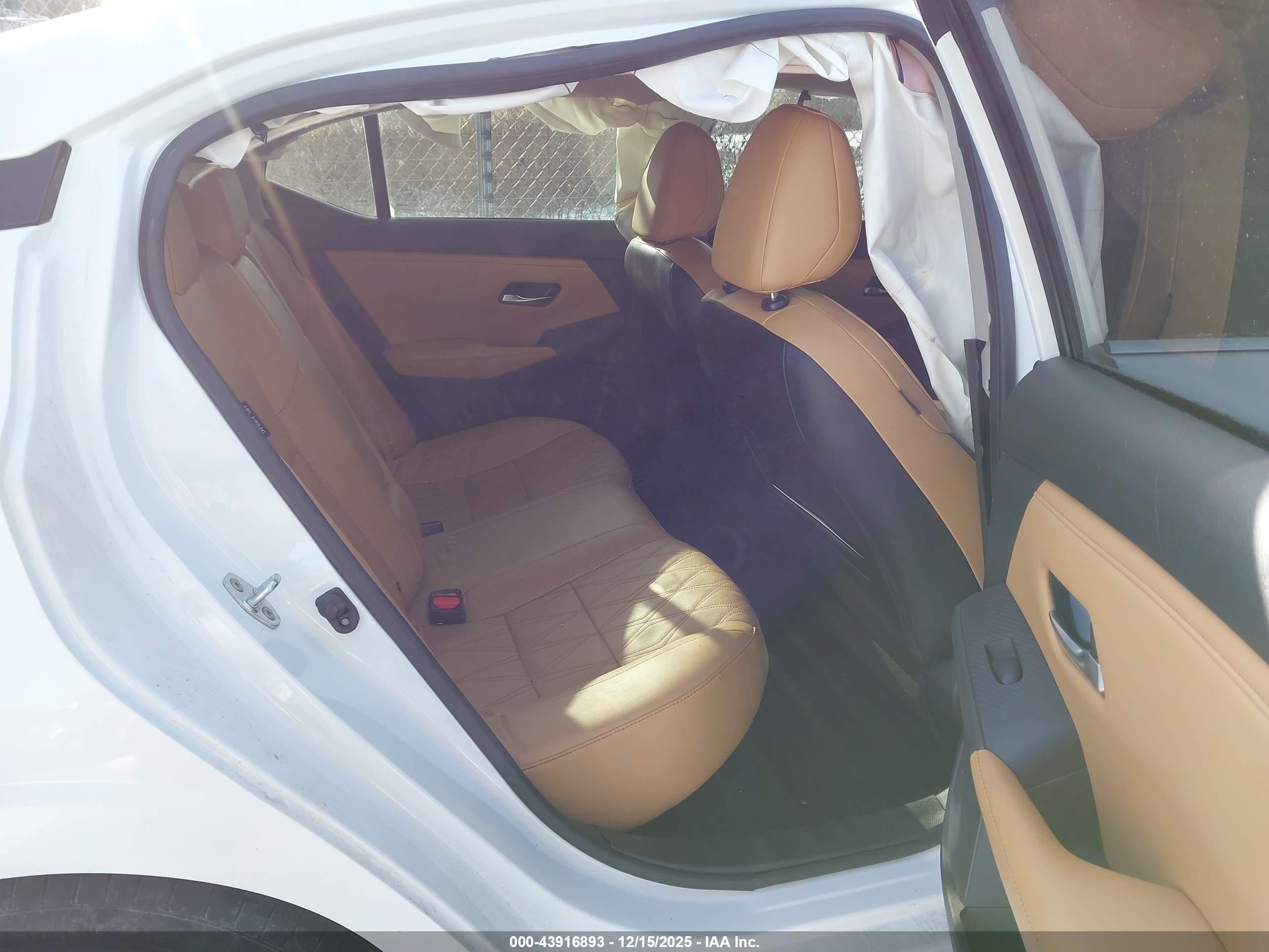 NISSAN SENTRA image 8