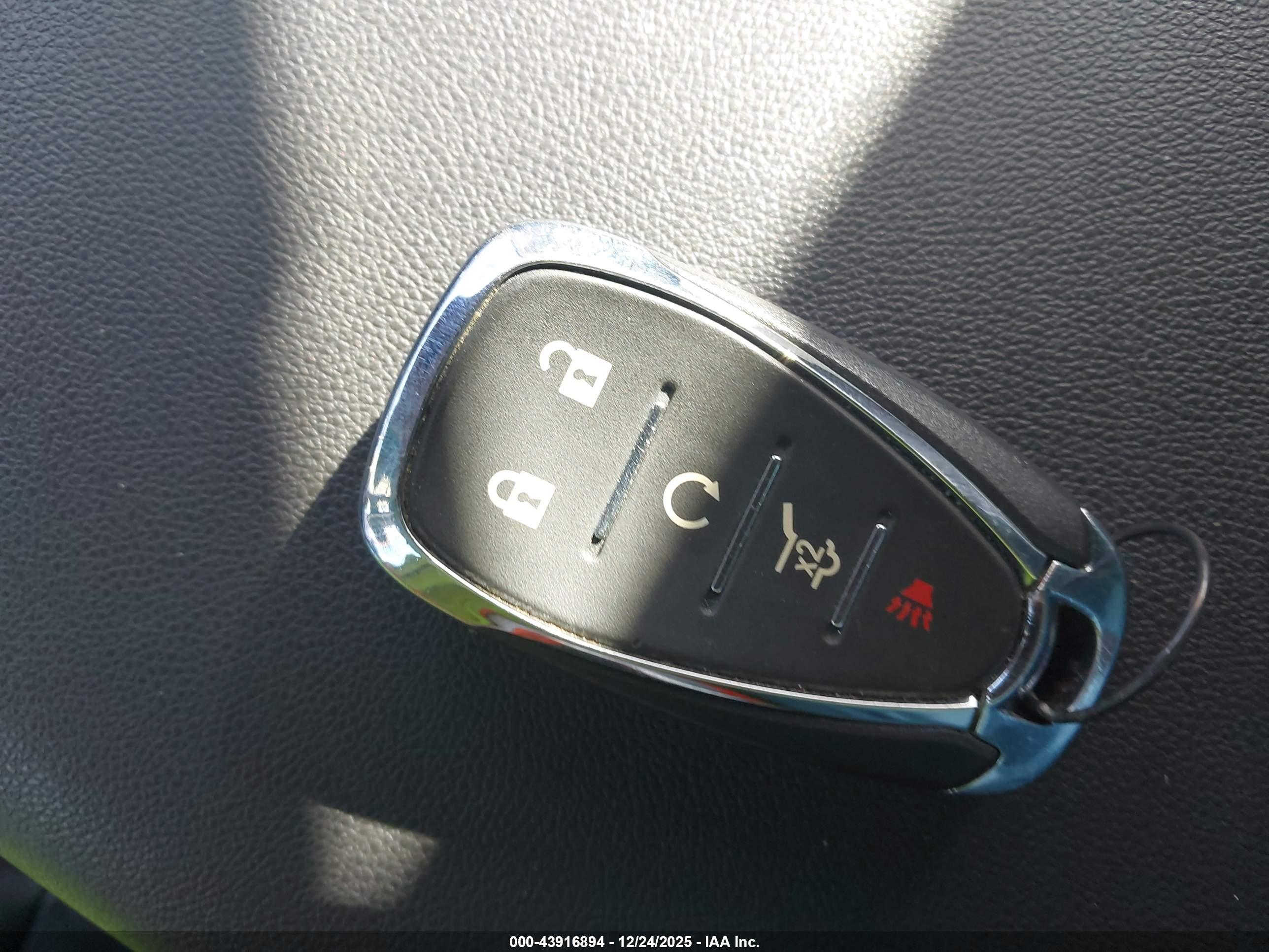 CHEVROLET EQUINOX image 11
