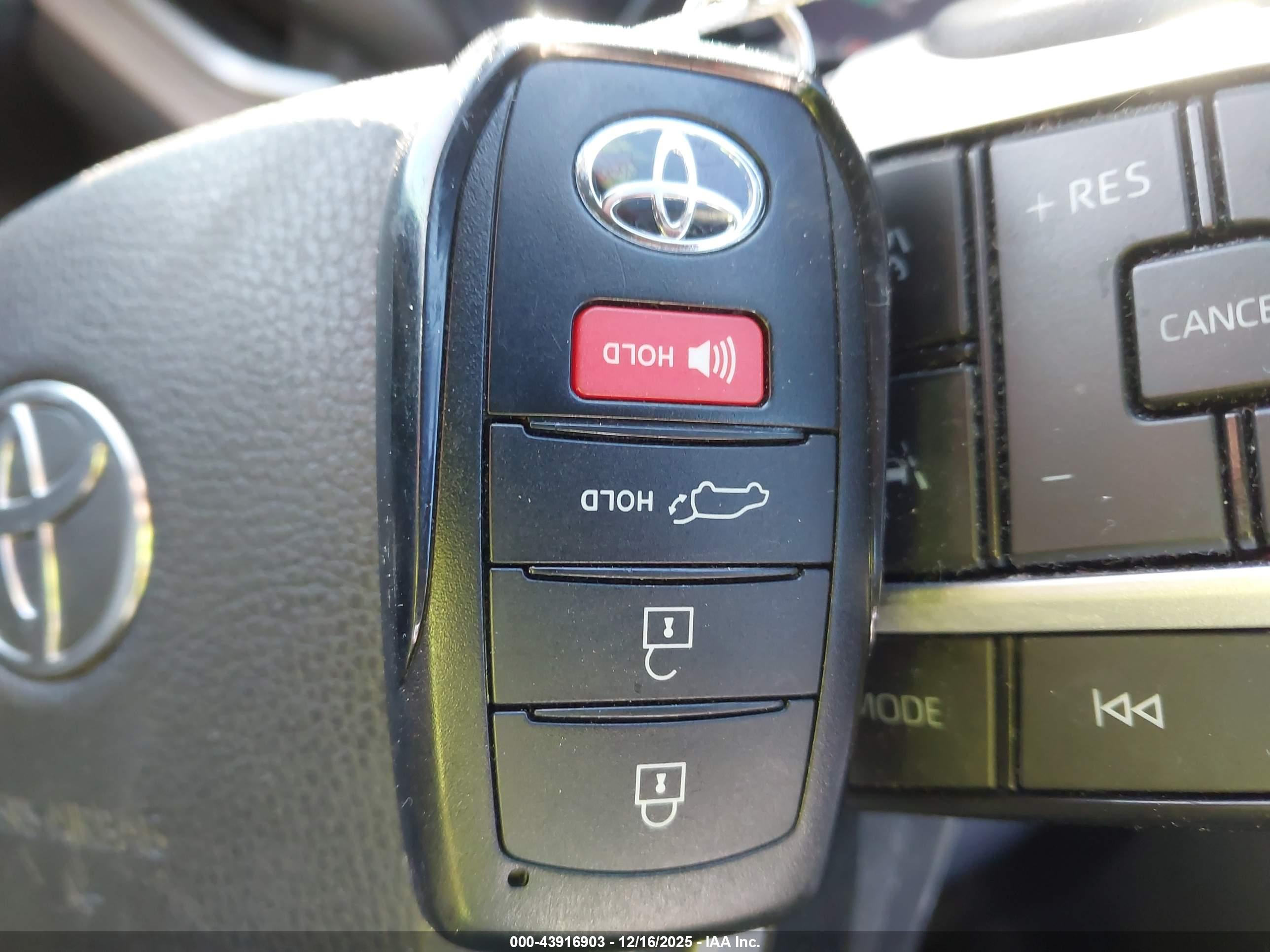 TOYOTA GRAND image 11