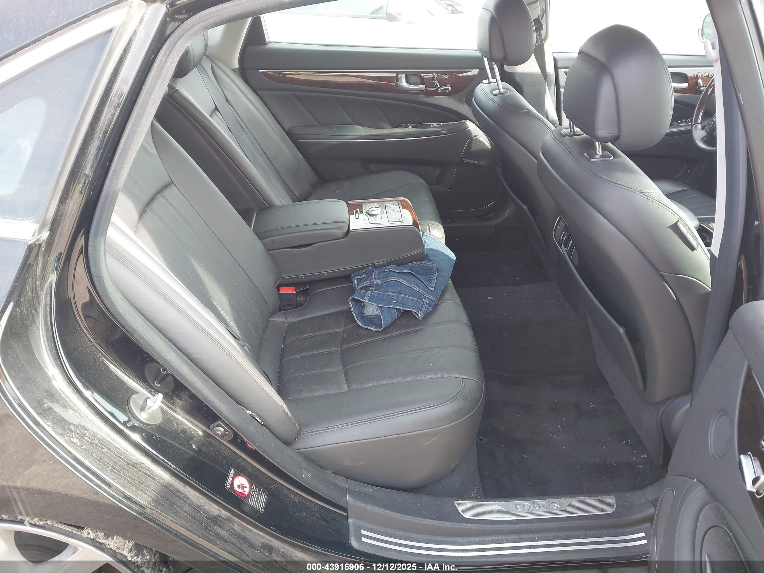 HYUNDAI EQUUS image 8