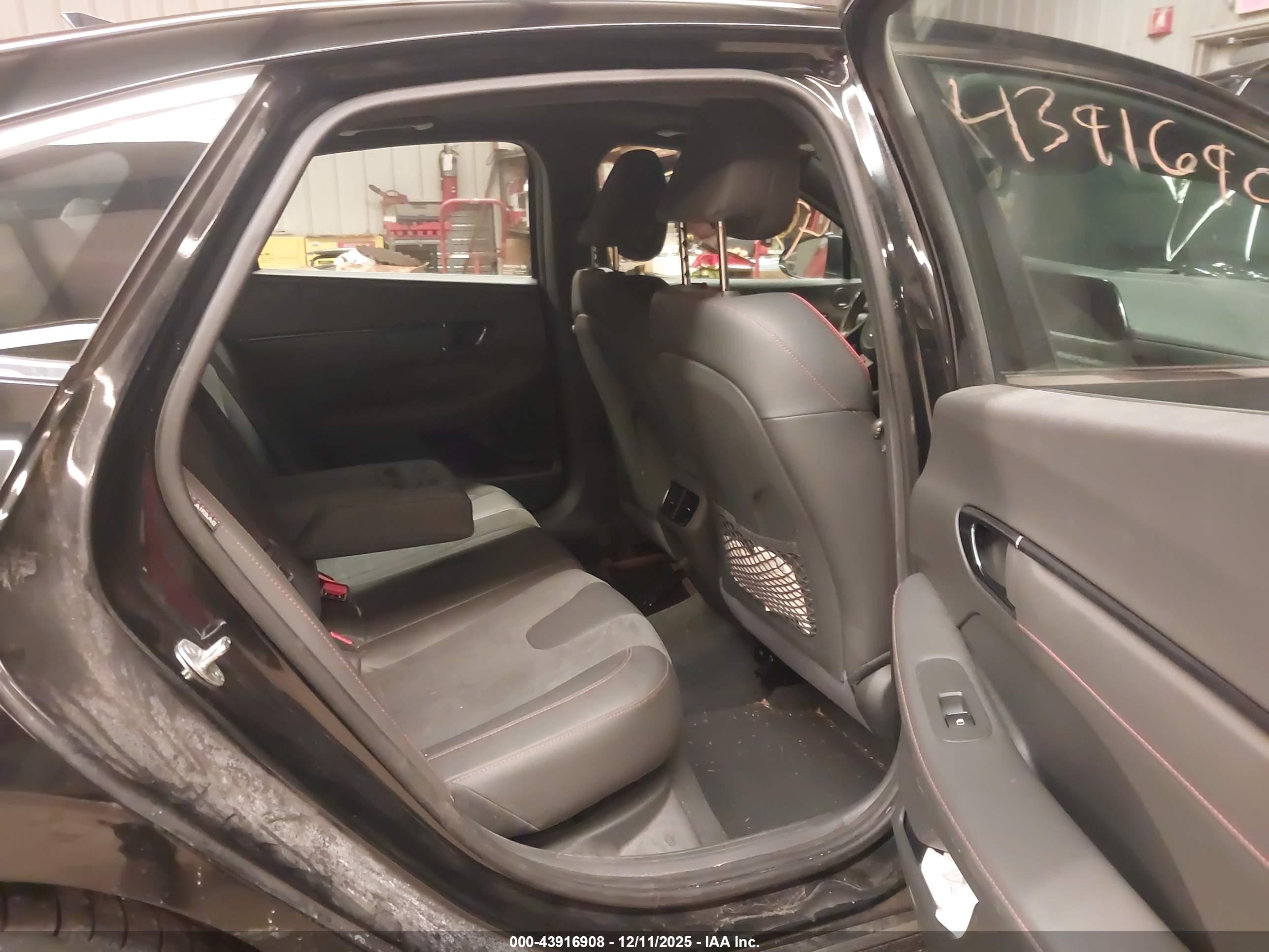 HYUNDAI SONATA image 8