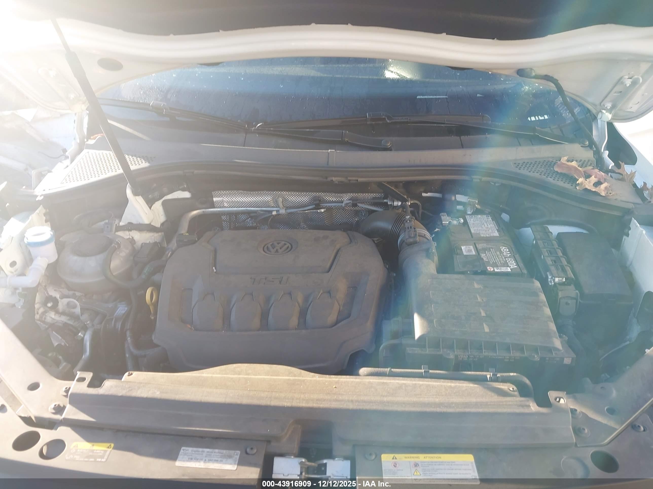 VOLKSWAGEN TIGUAN image 10