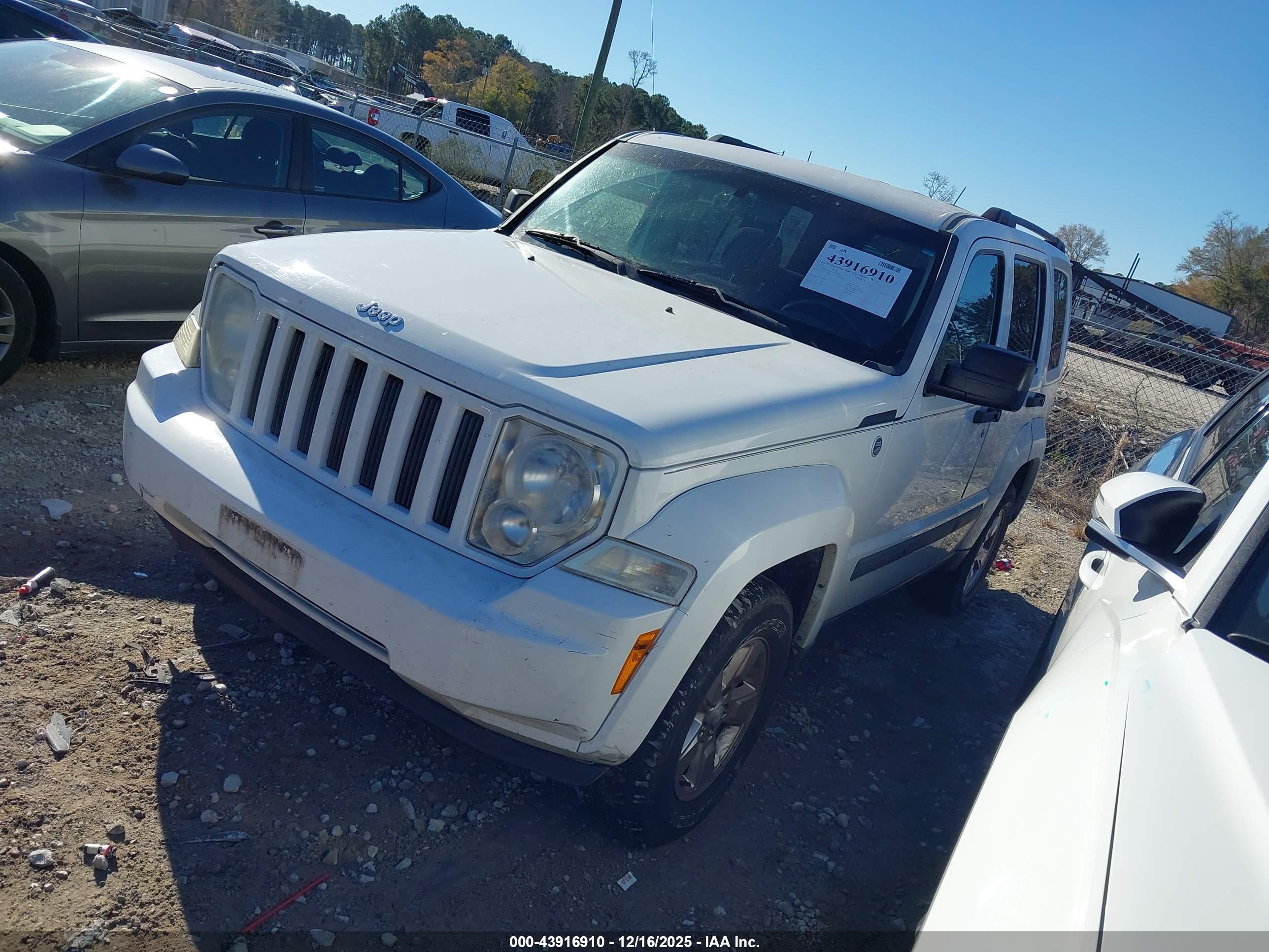 JEEP LIBERTY image 2