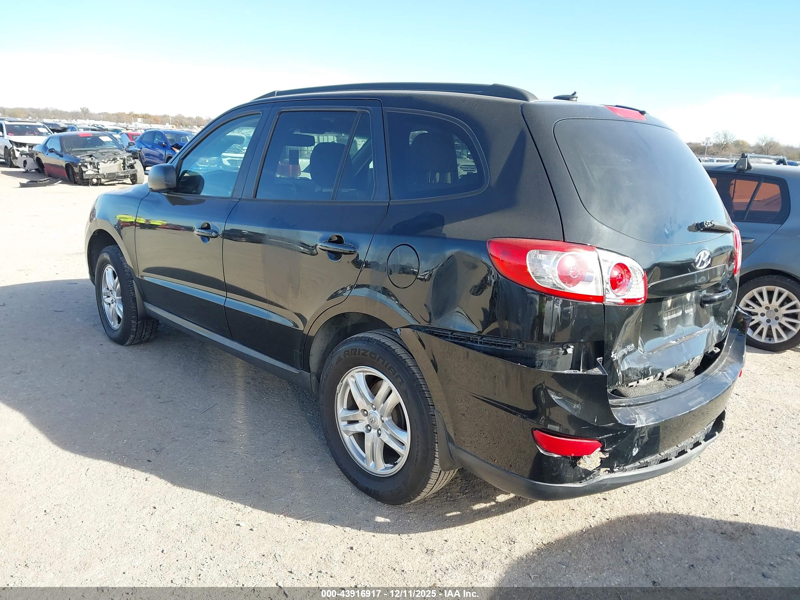 HYUNDAI SANTA image 3