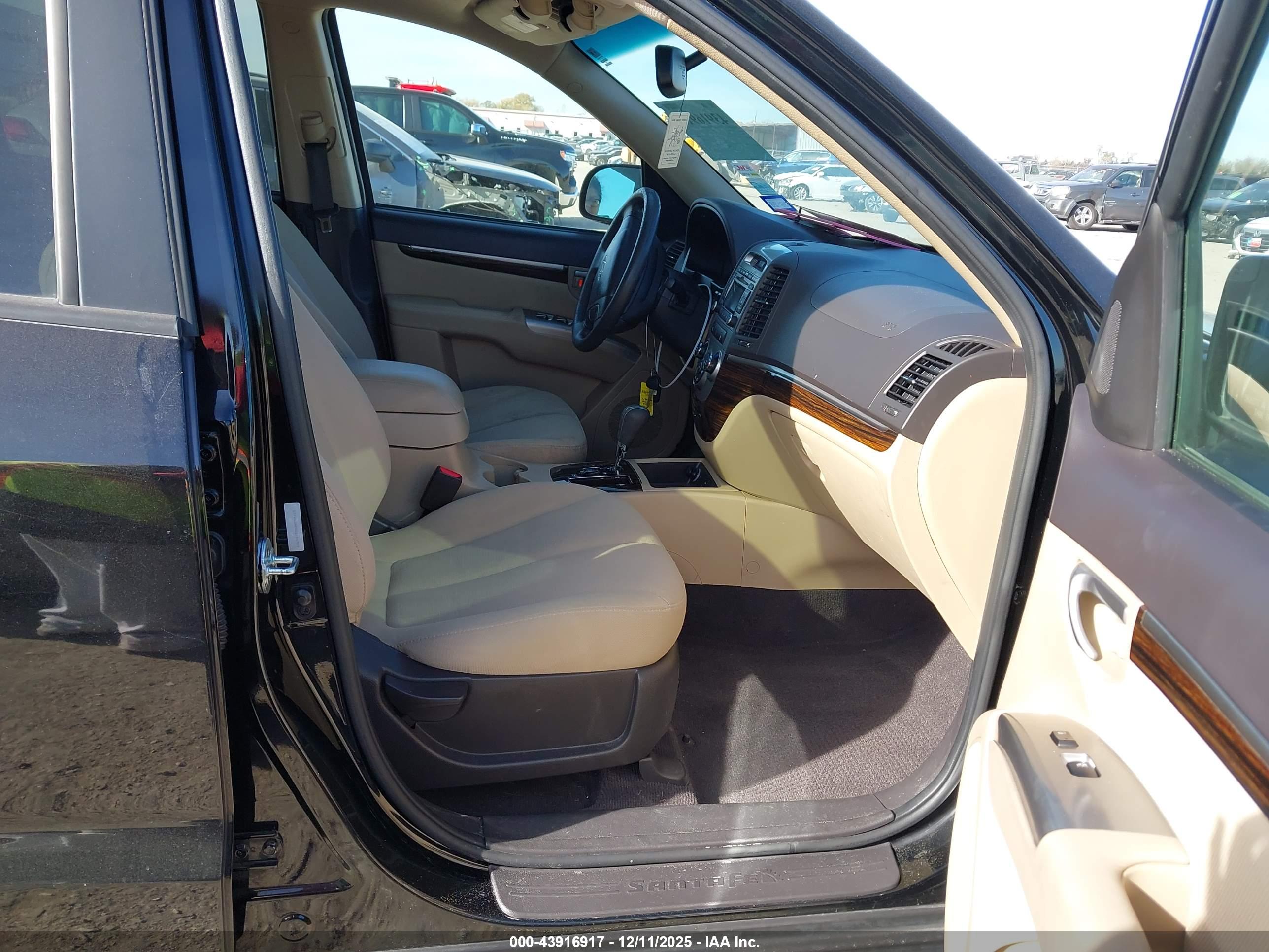 HYUNDAI SANTA image 5