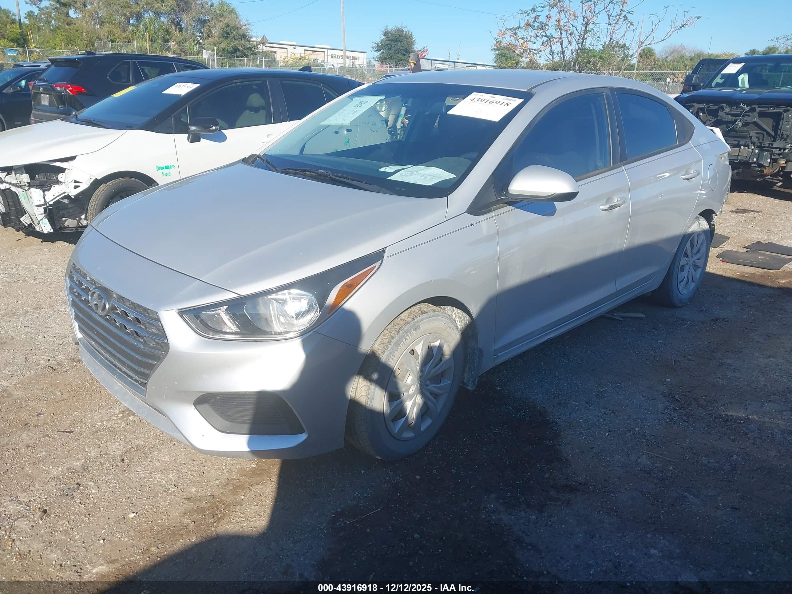 HYUNDAI ACCENT image 2