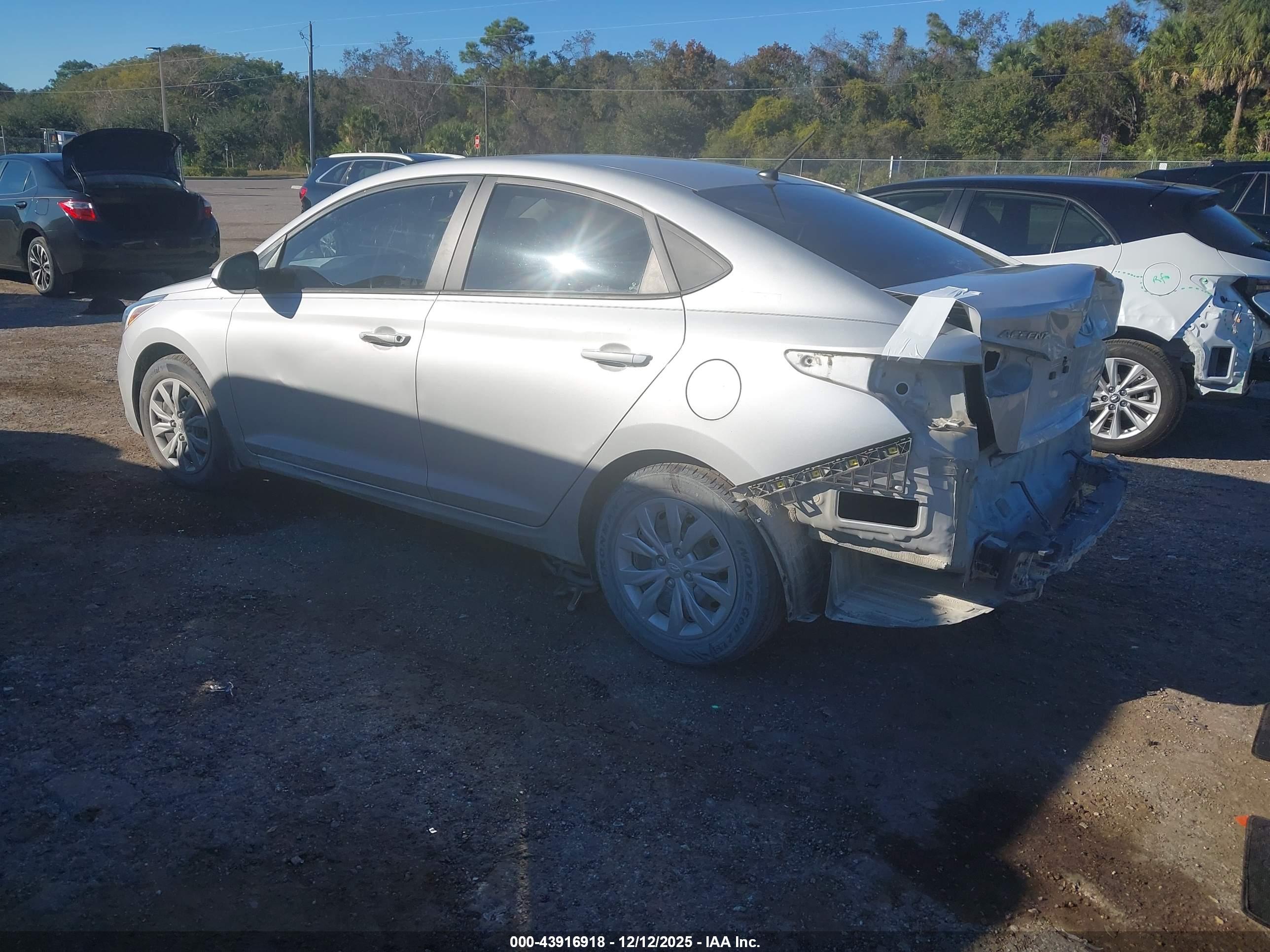 HYUNDAI ACCENT image 3