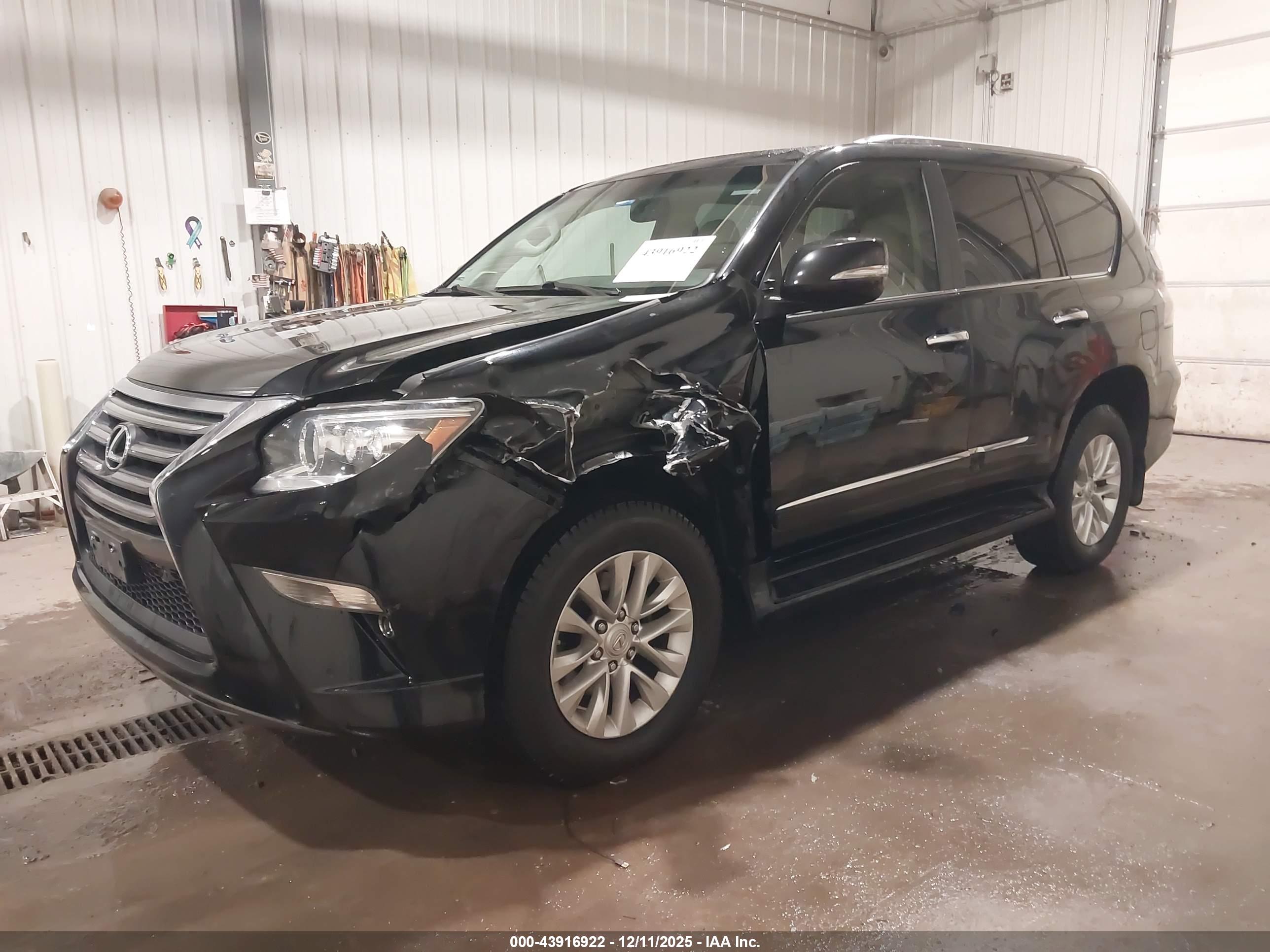 LEXUS GX image 2