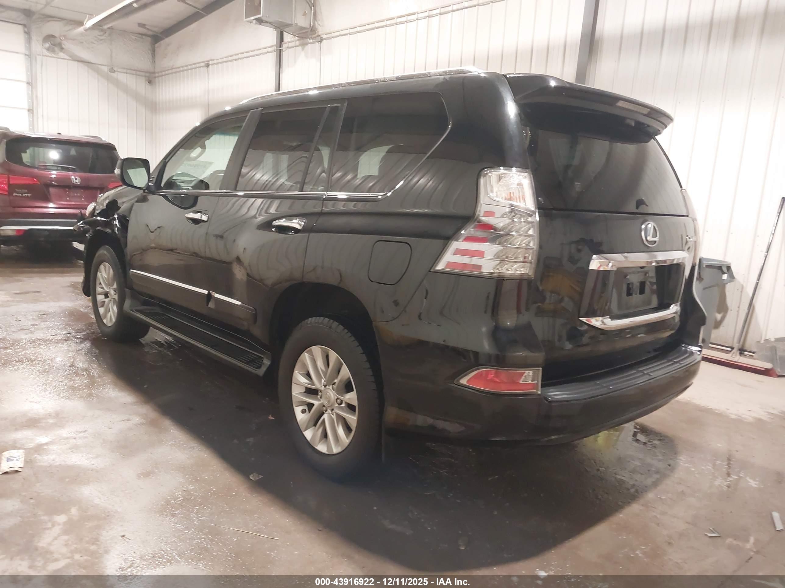 LEXUS GX image 3