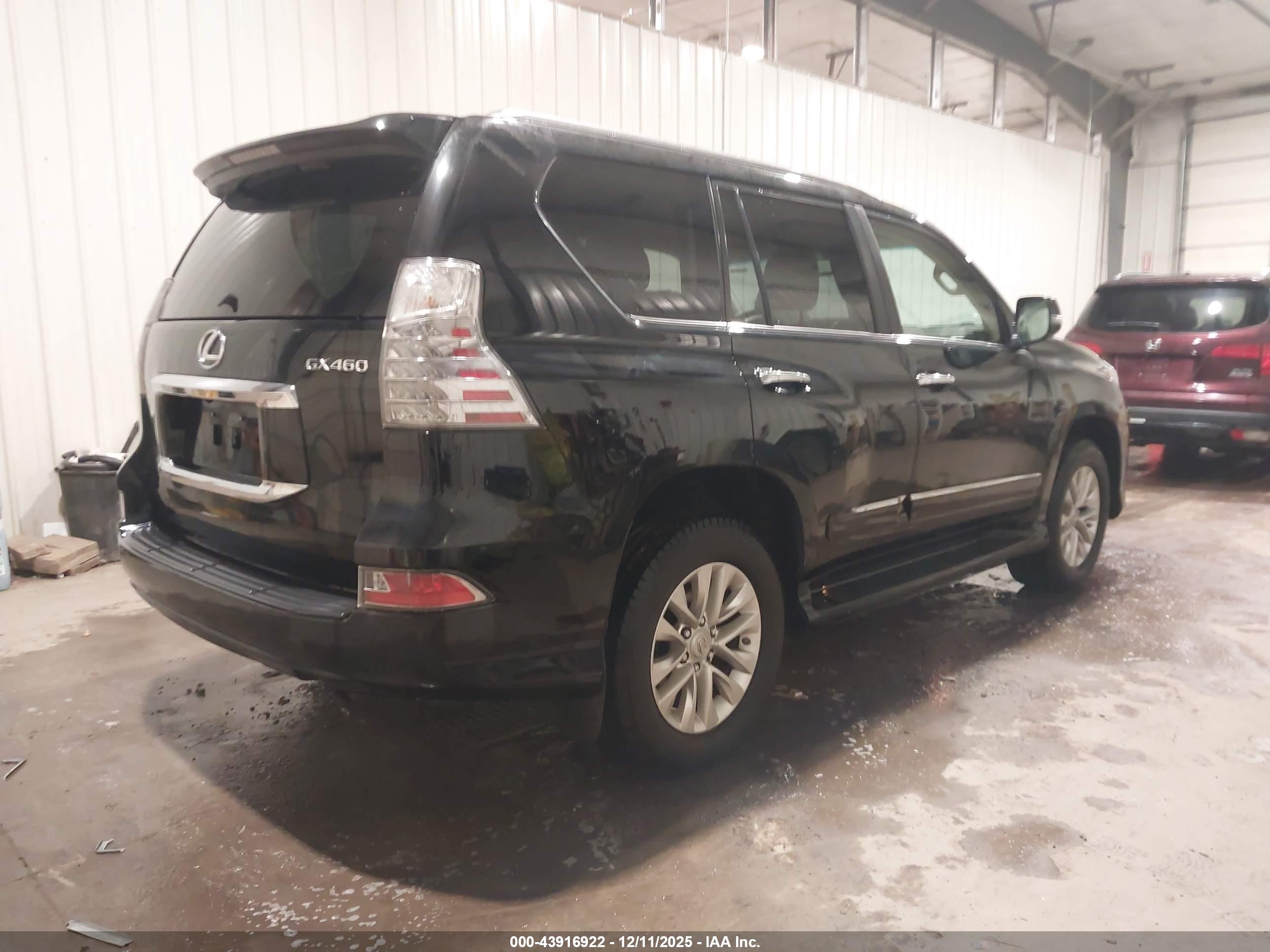 LEXUS GX image 4