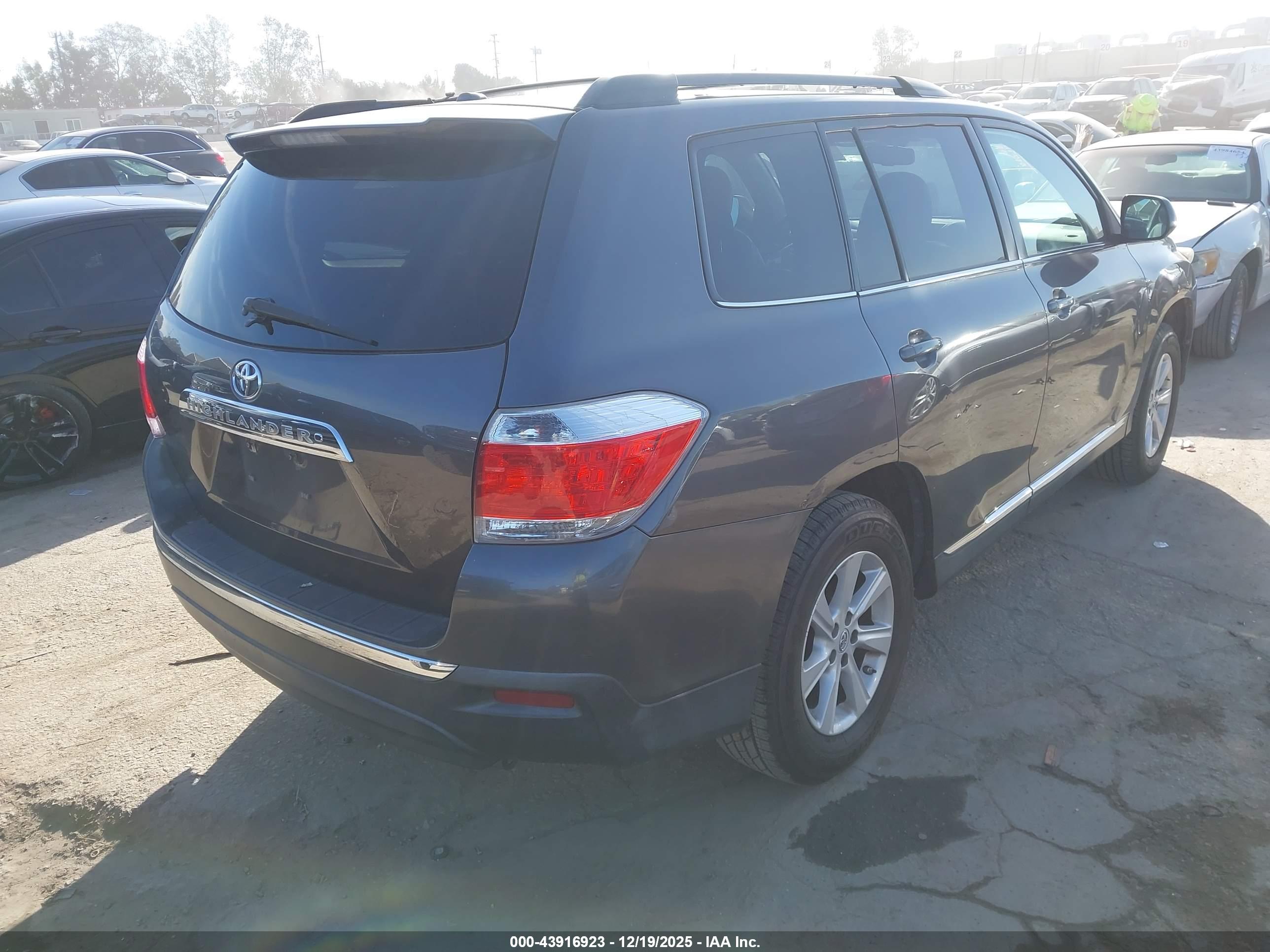 TOYOTA HIGHLANDER image 4