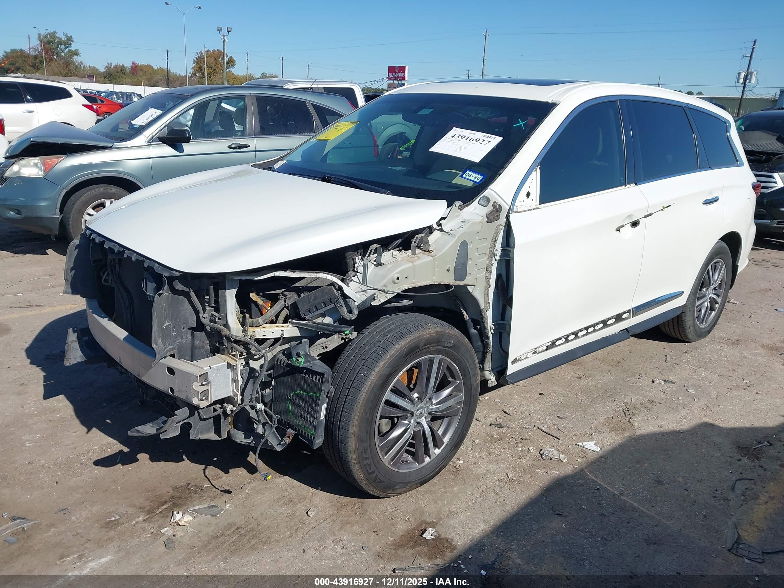 INFINITI QX60 image 2