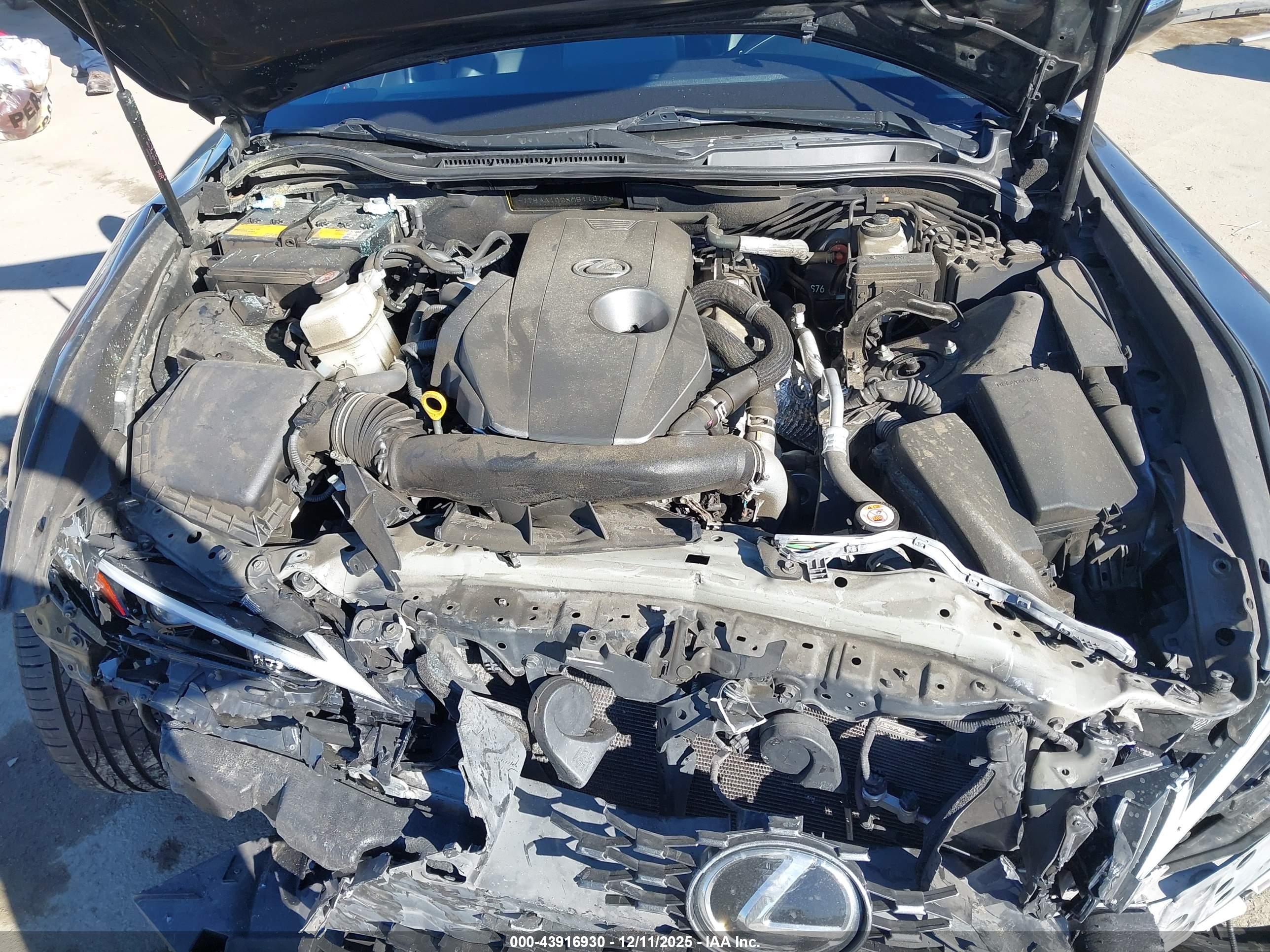 LEXUS IS image 10