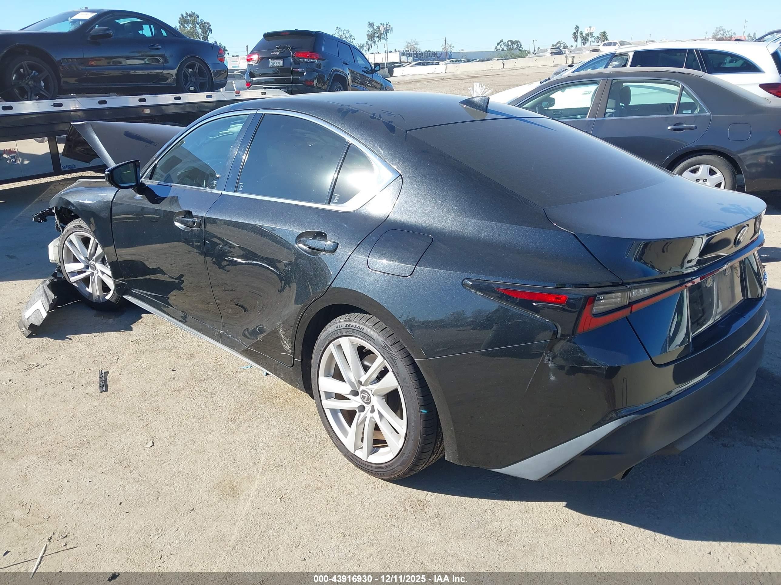 LEXUS IS image 3