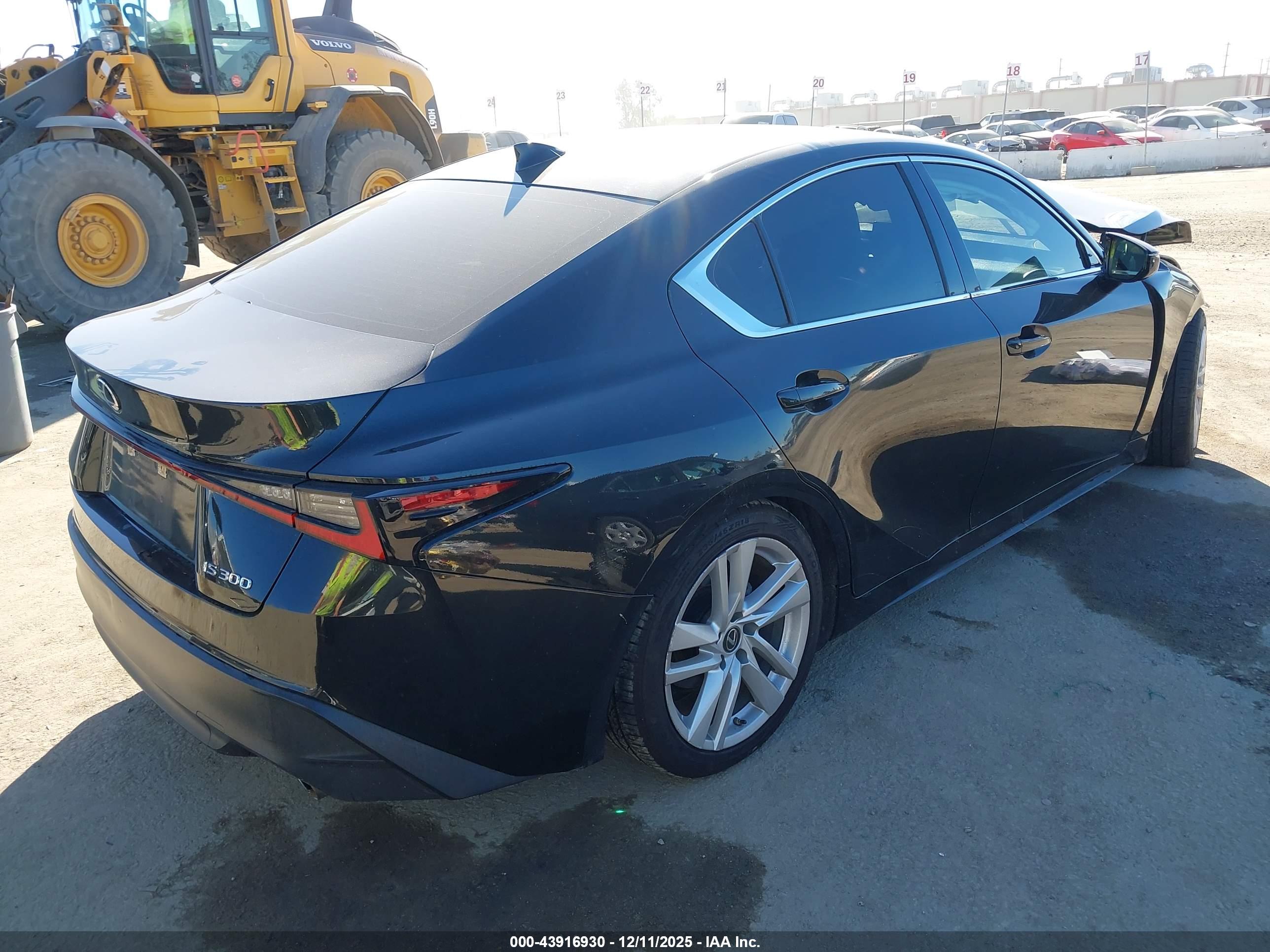 LEXUS IS image 4