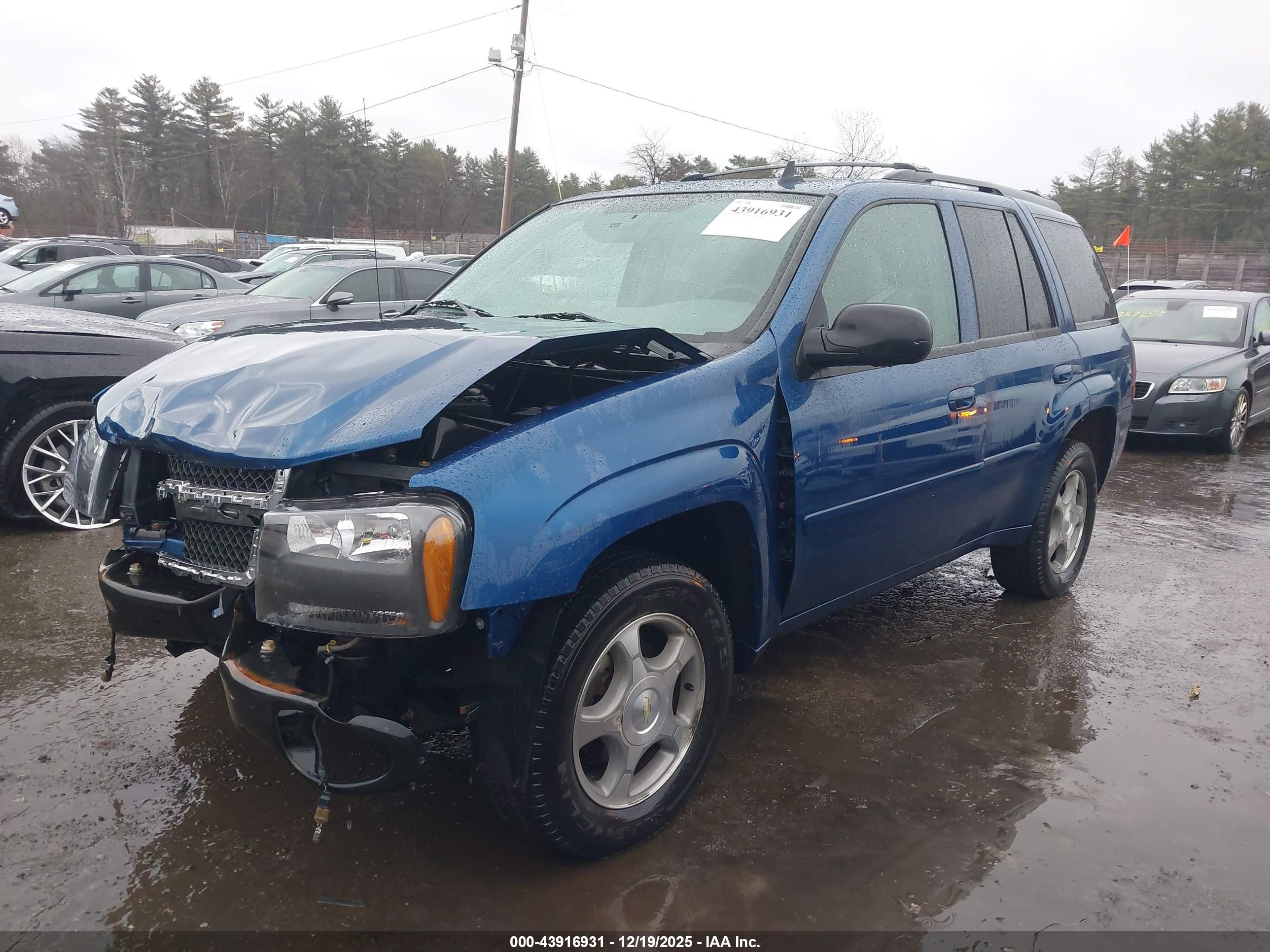 CHEVROLET TRAILBLAZER image 2